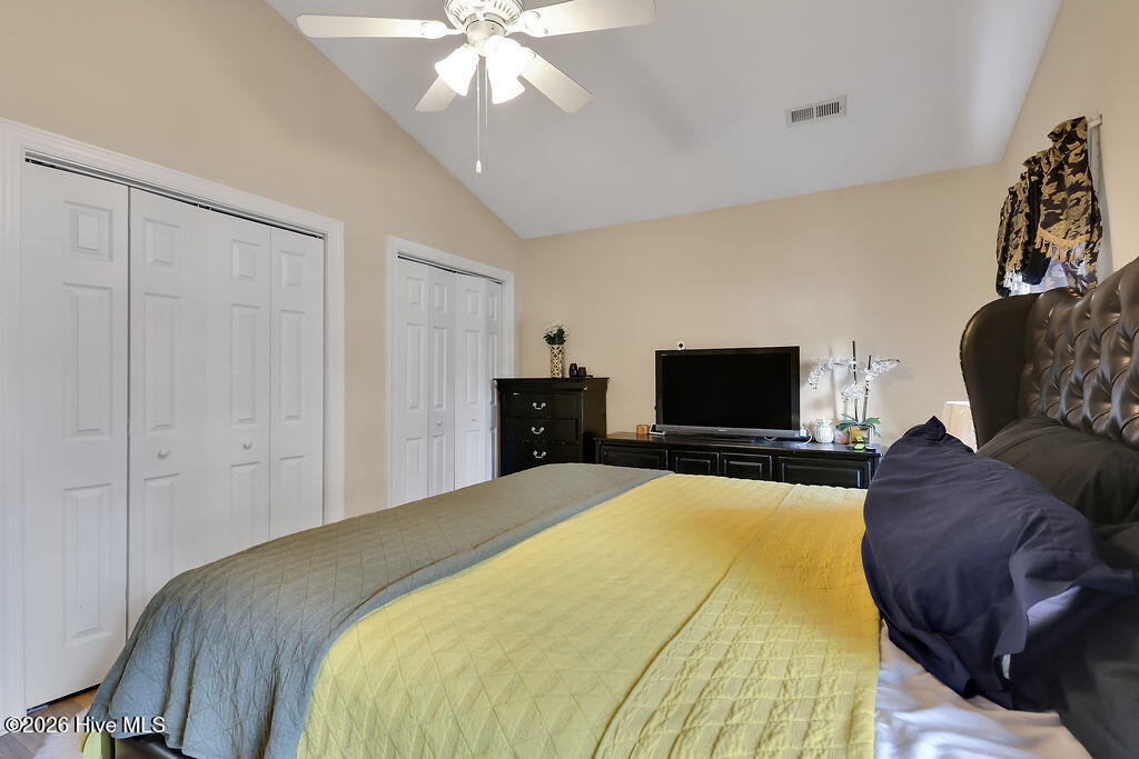 100558942 | Photo 20