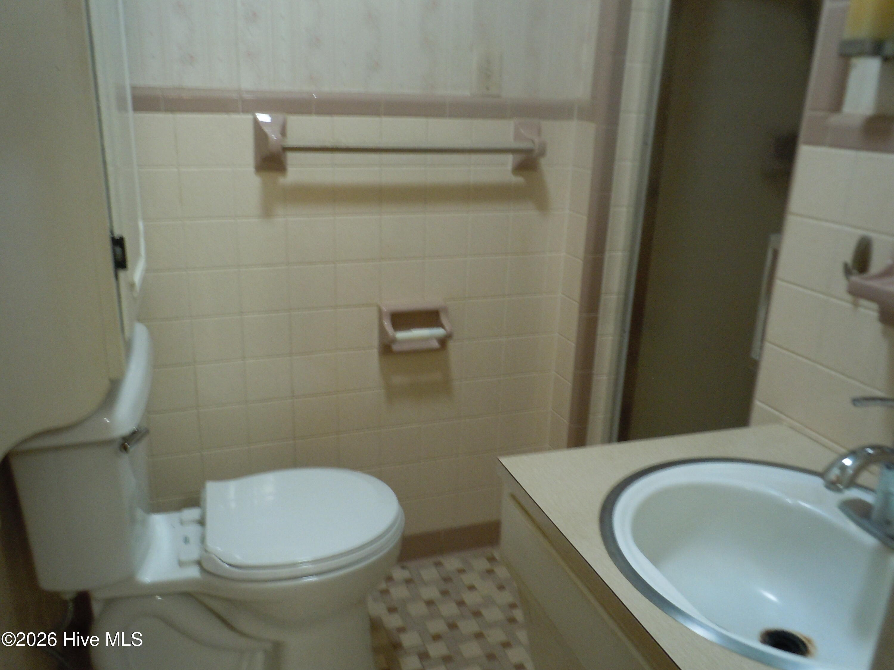 100565752 | Photo 33