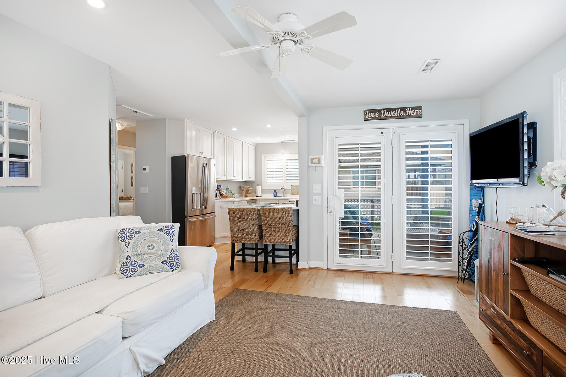 100526656 | Photo 10