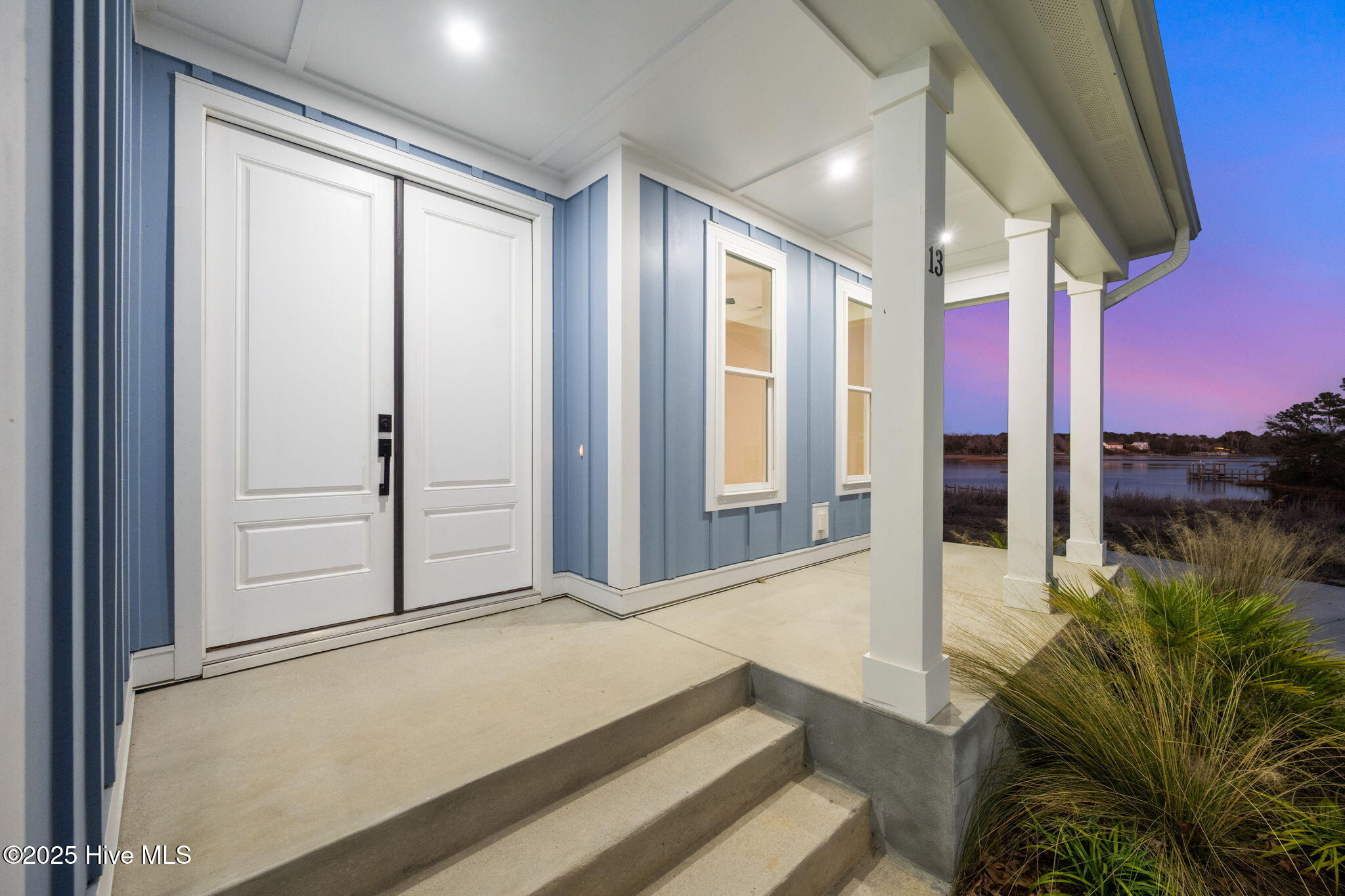 100547090 | Photo 74