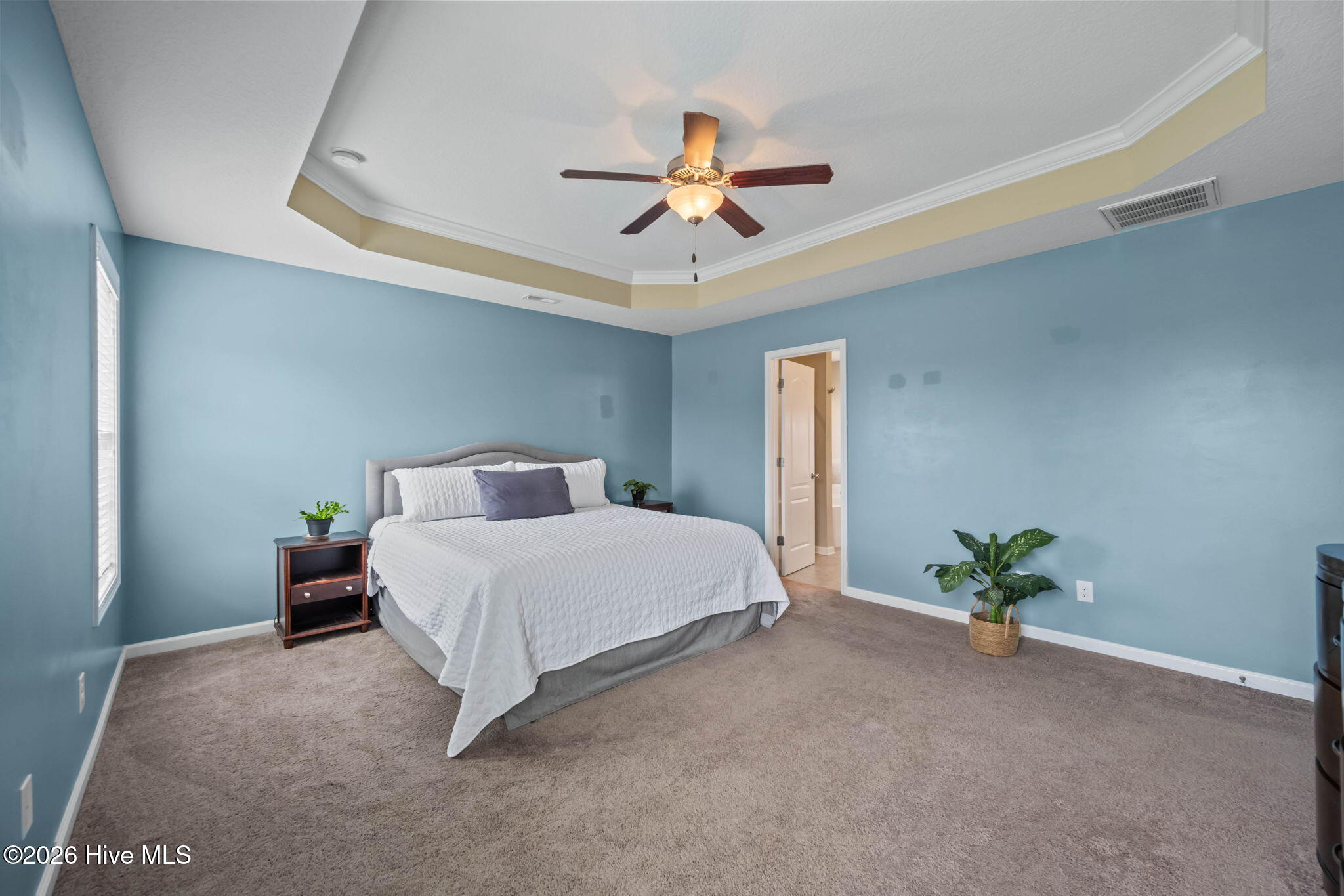 100567705 | Photo 16