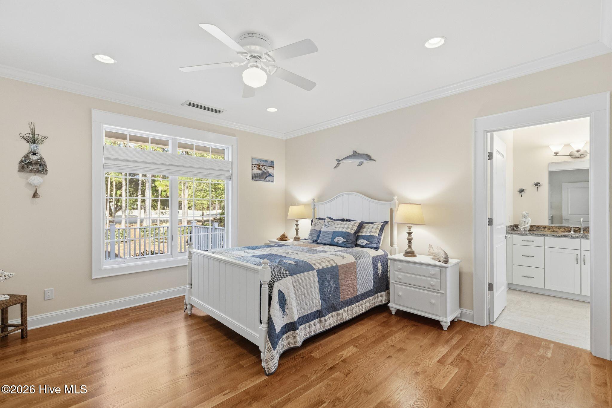 100553774 | Photo 47