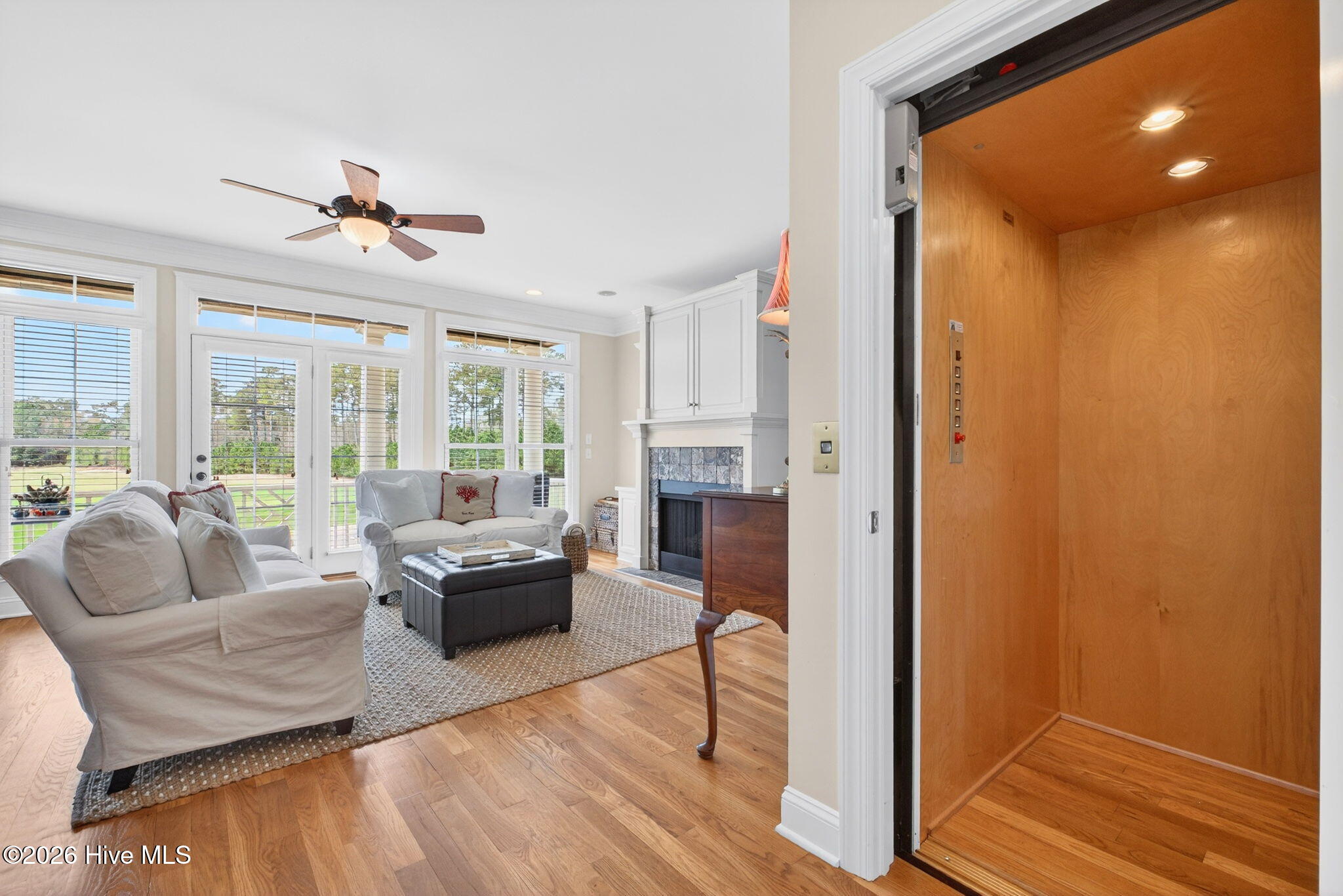 100561397 | Photo 21