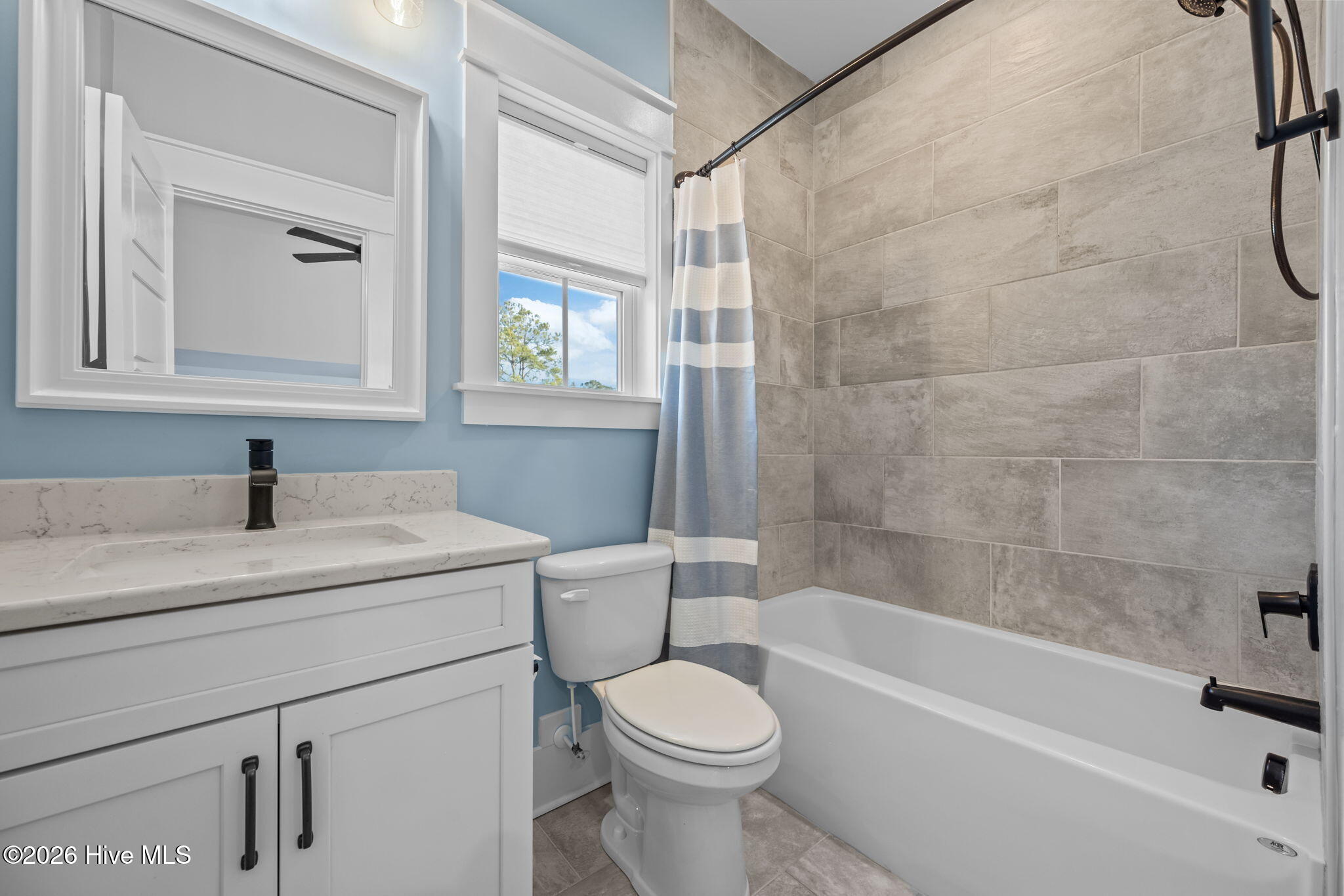 100555870 | Photo 37