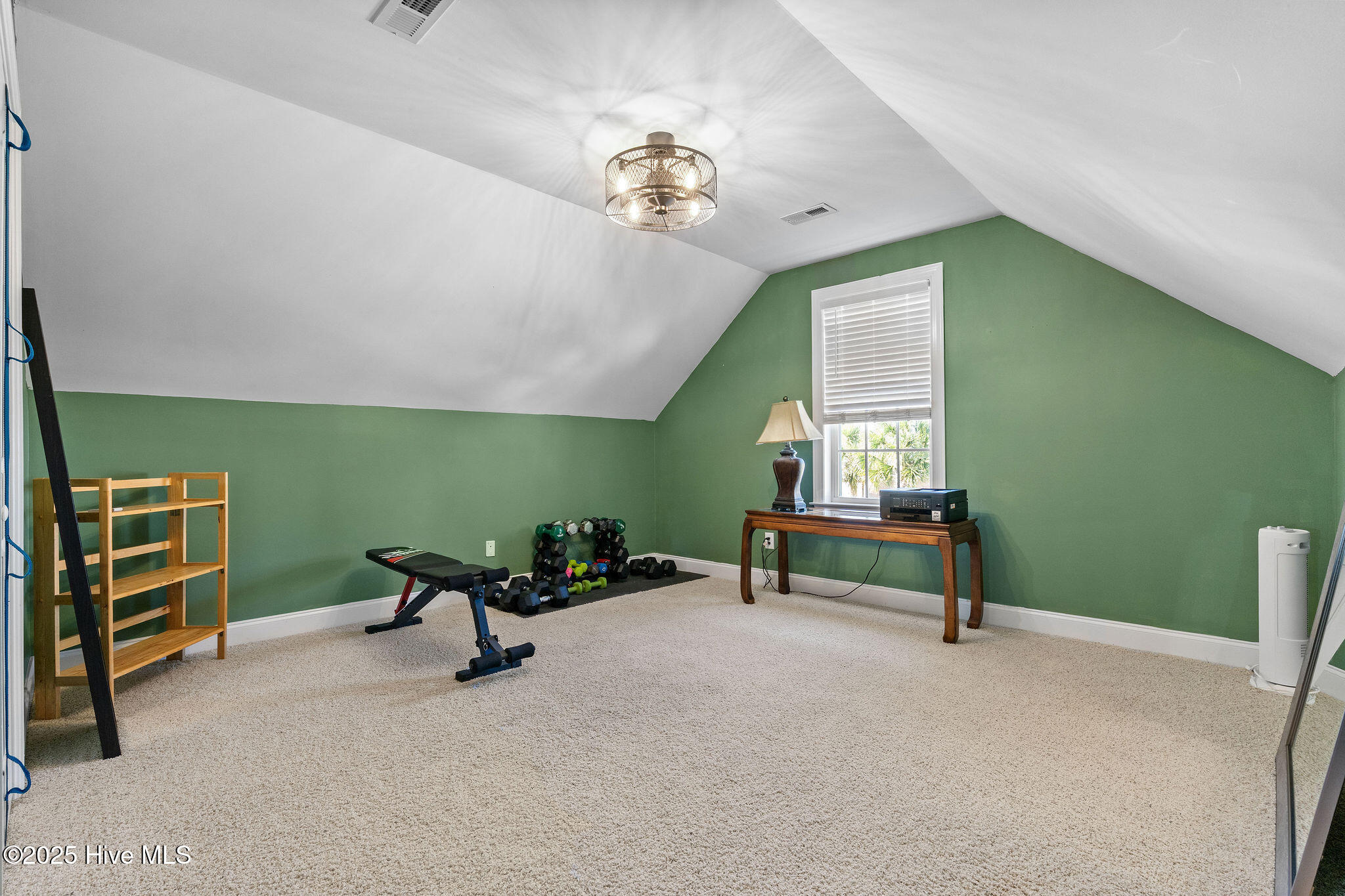 100542530 | Photo 45