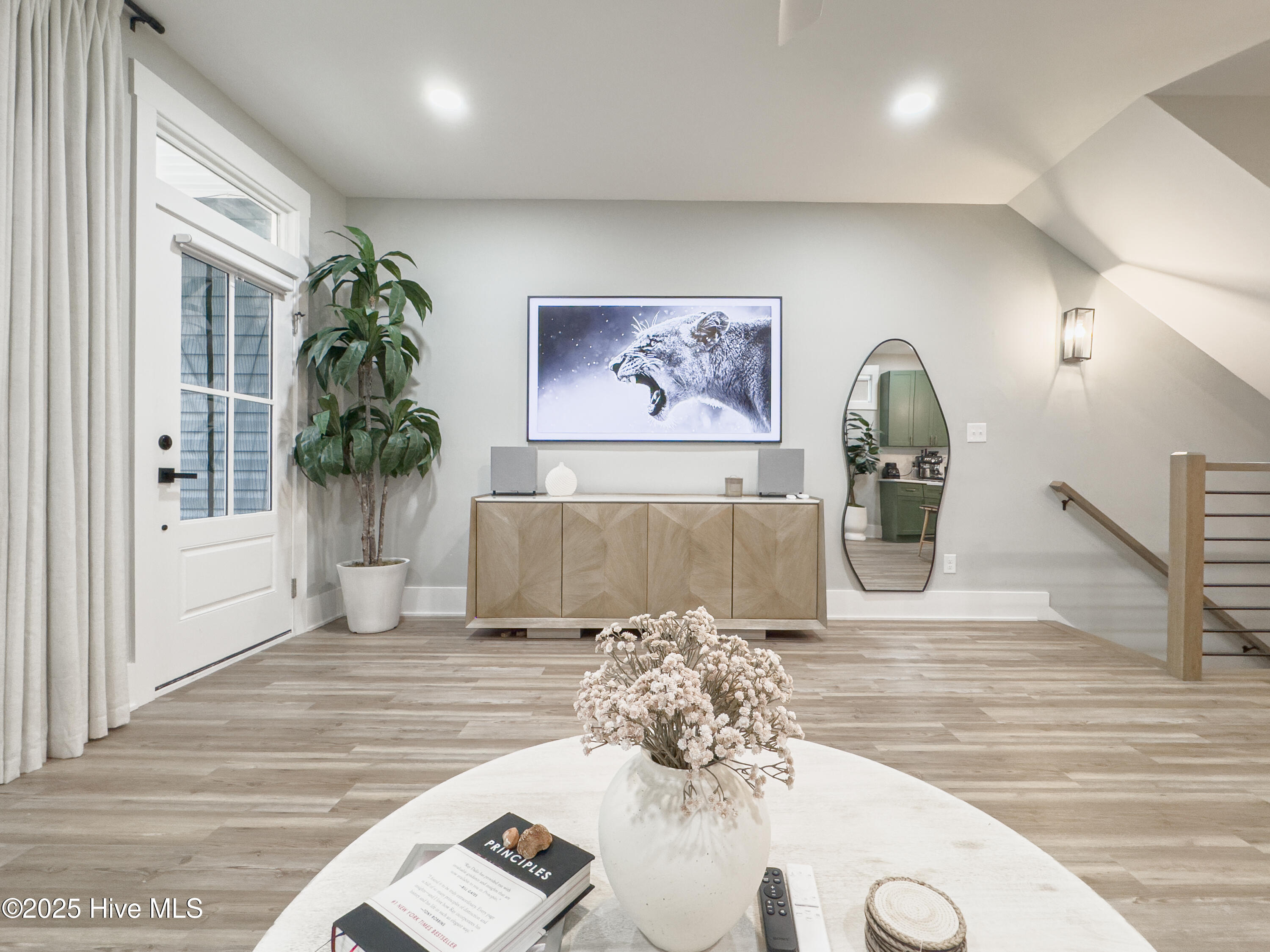 100537870 | Photo 27