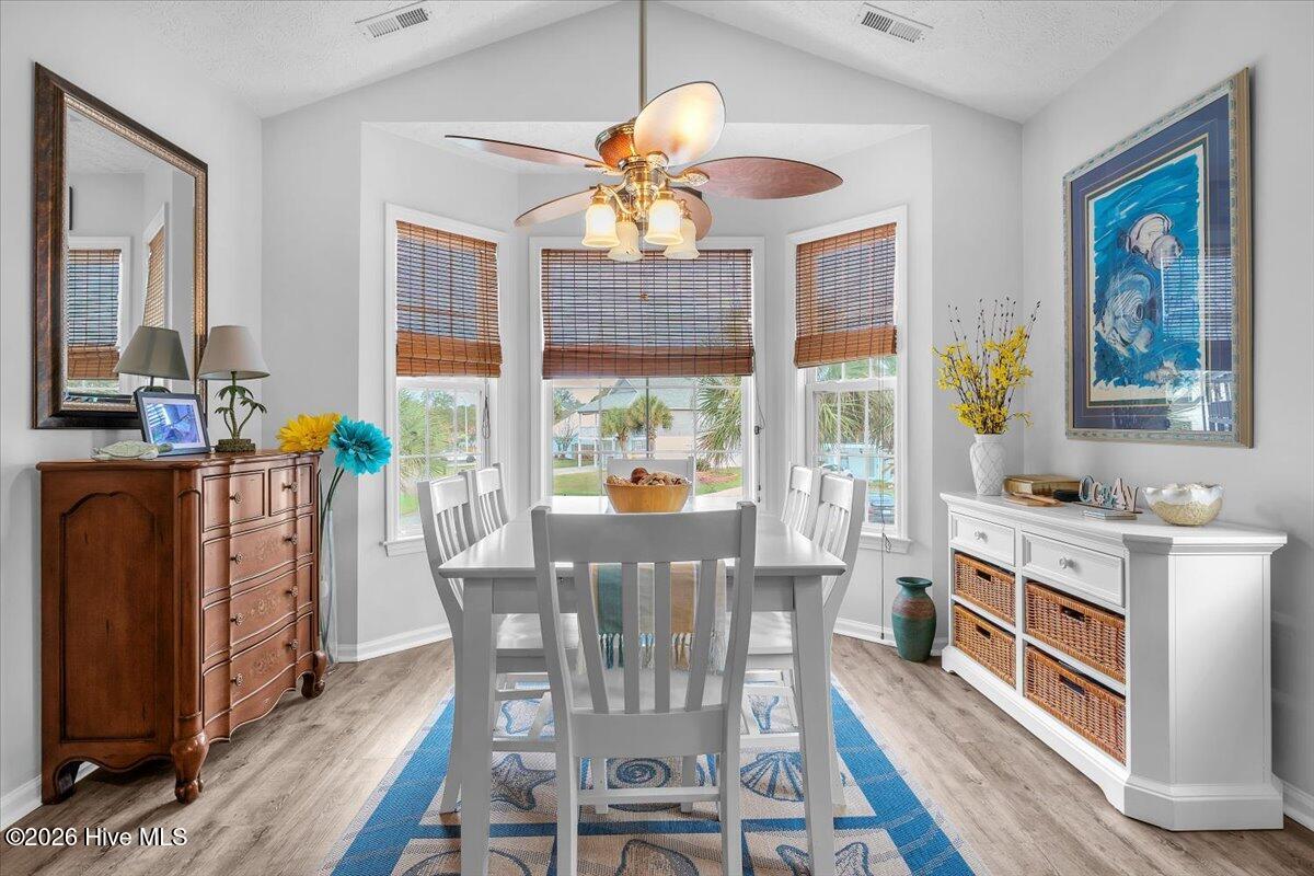 100550446 | Photo 11