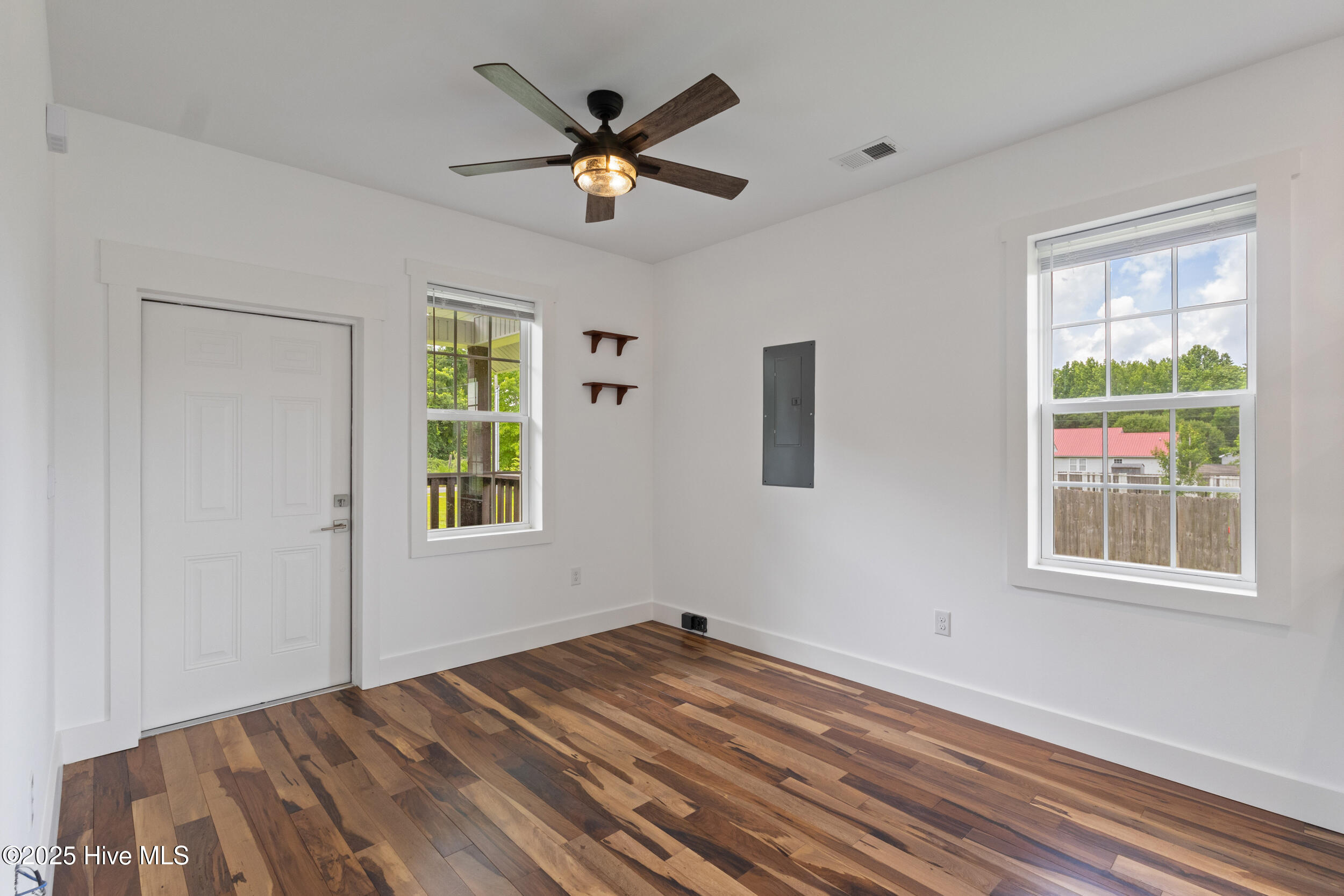 100513761 | Photo 27