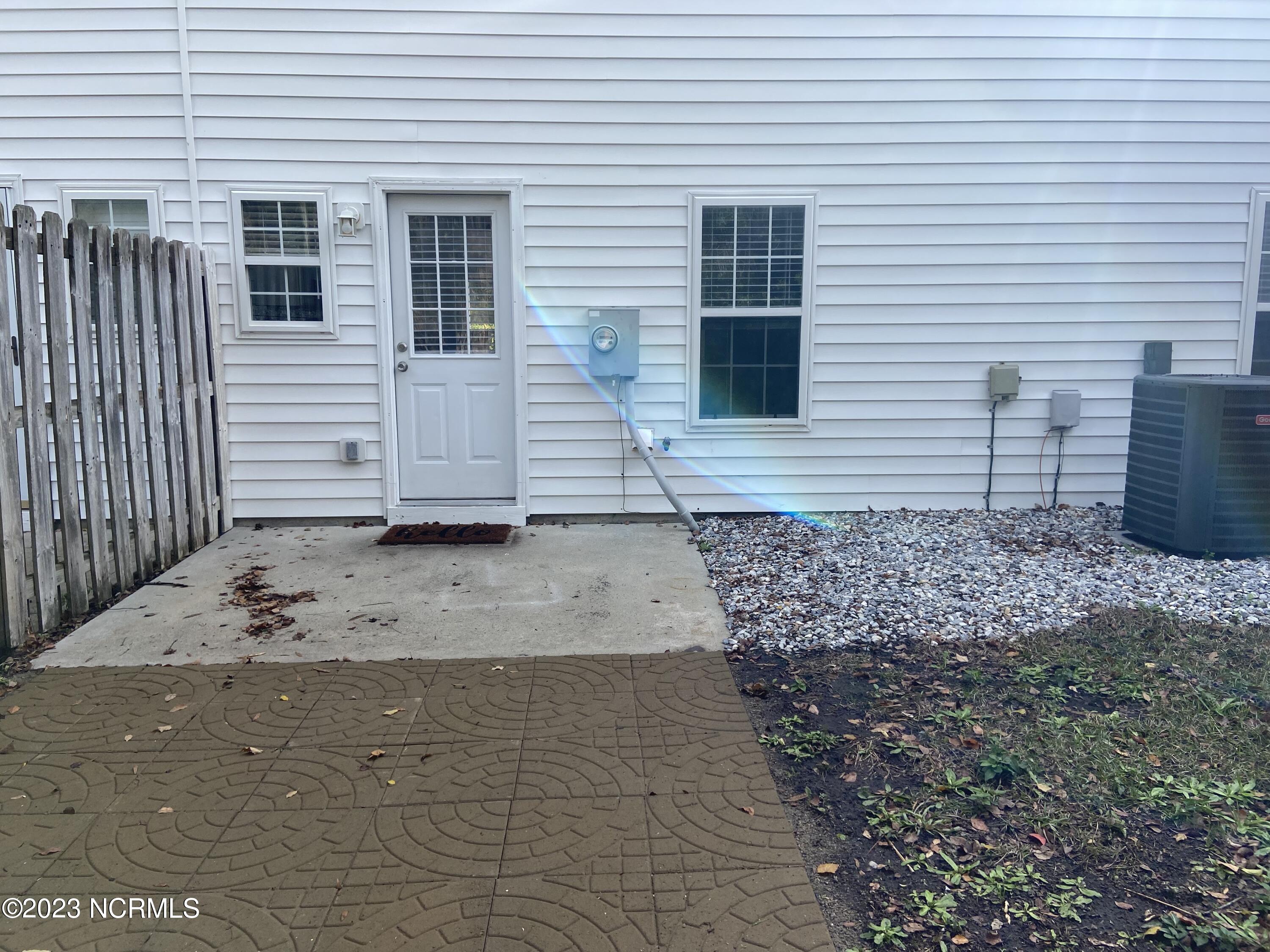 100533323 | Photo 30