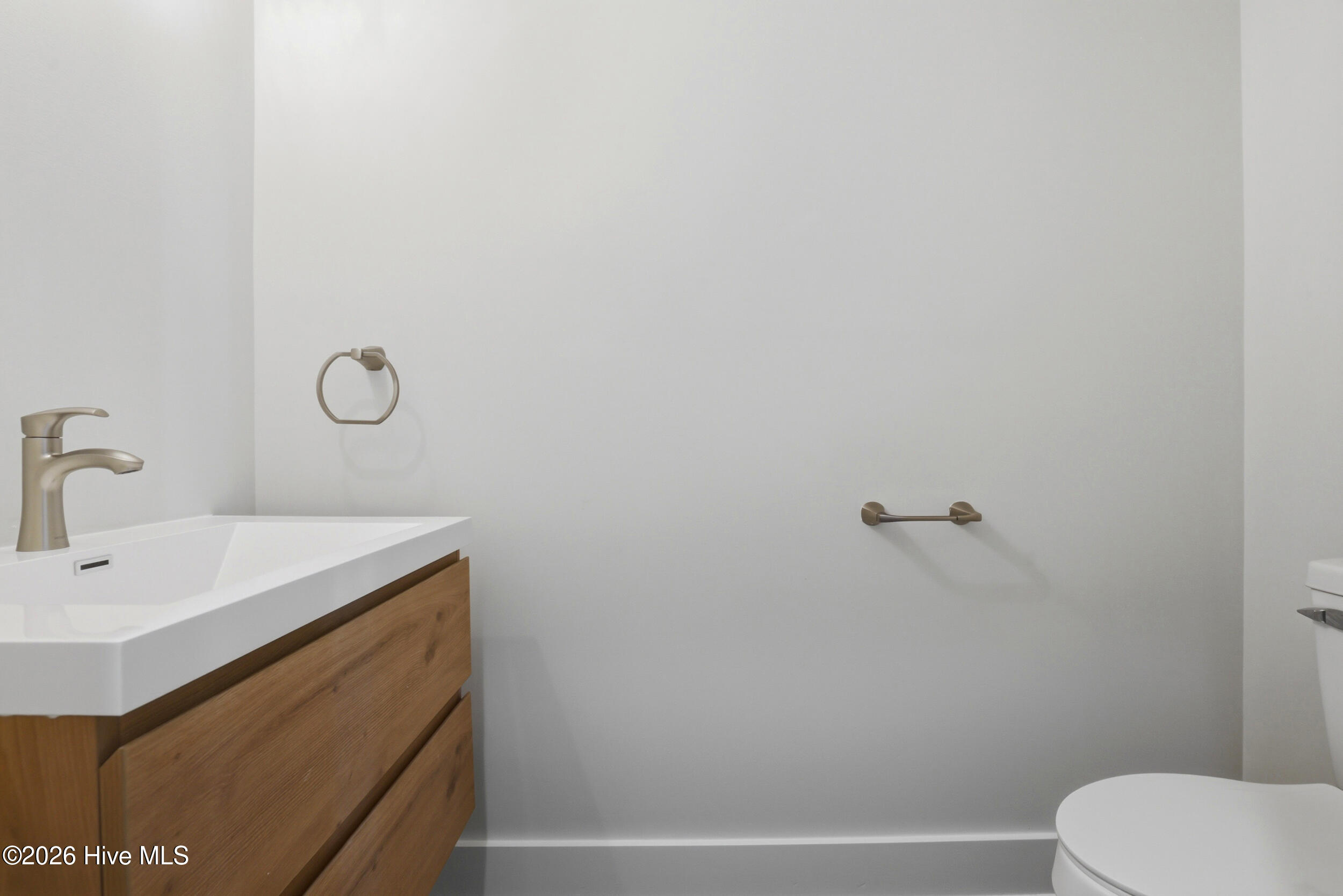 100562873 | Photo 29