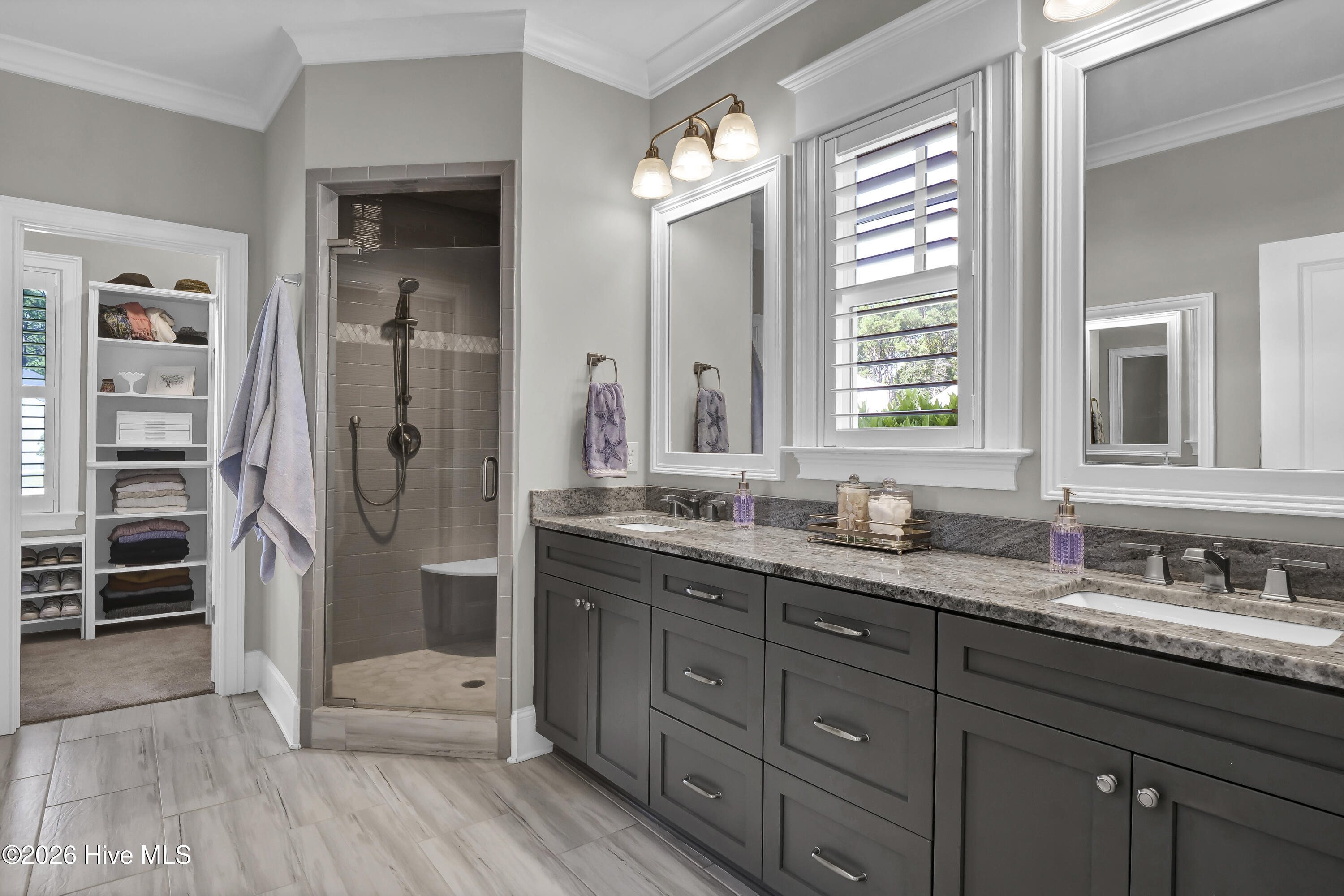 100569148 | Photo 27