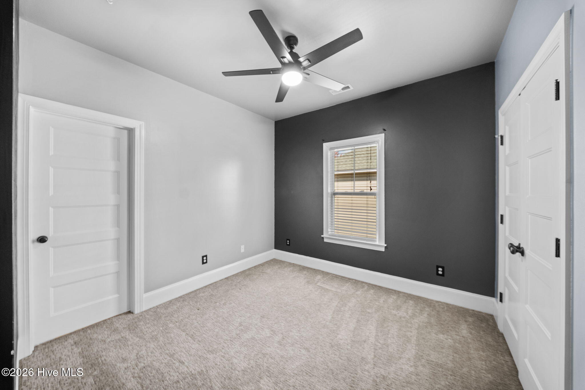 100565023 | Photo 26