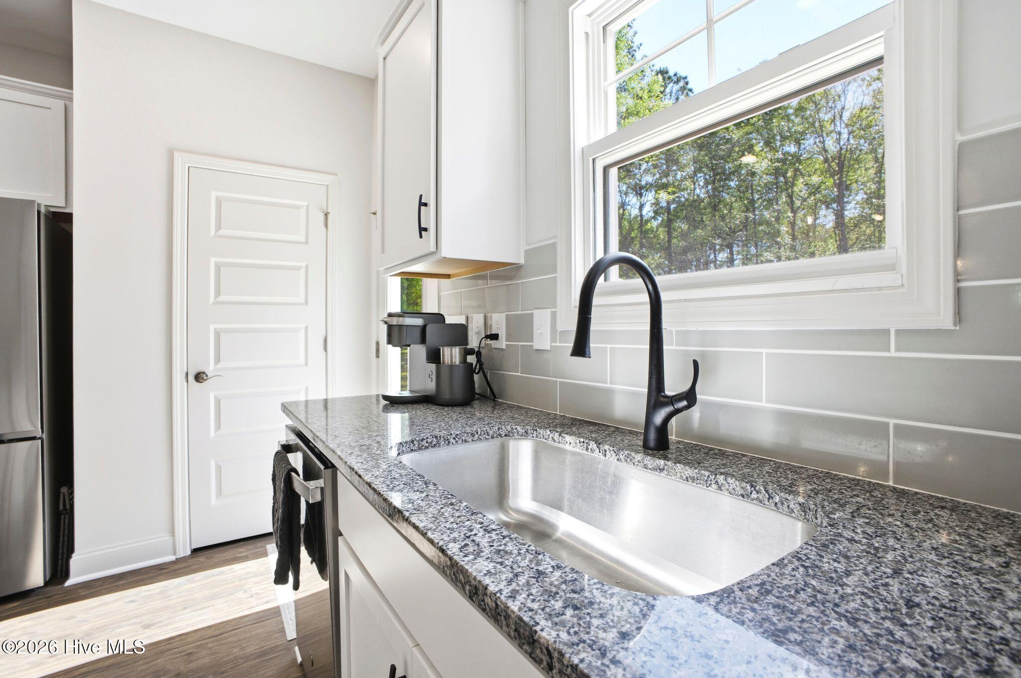 100568135 | Photo 28