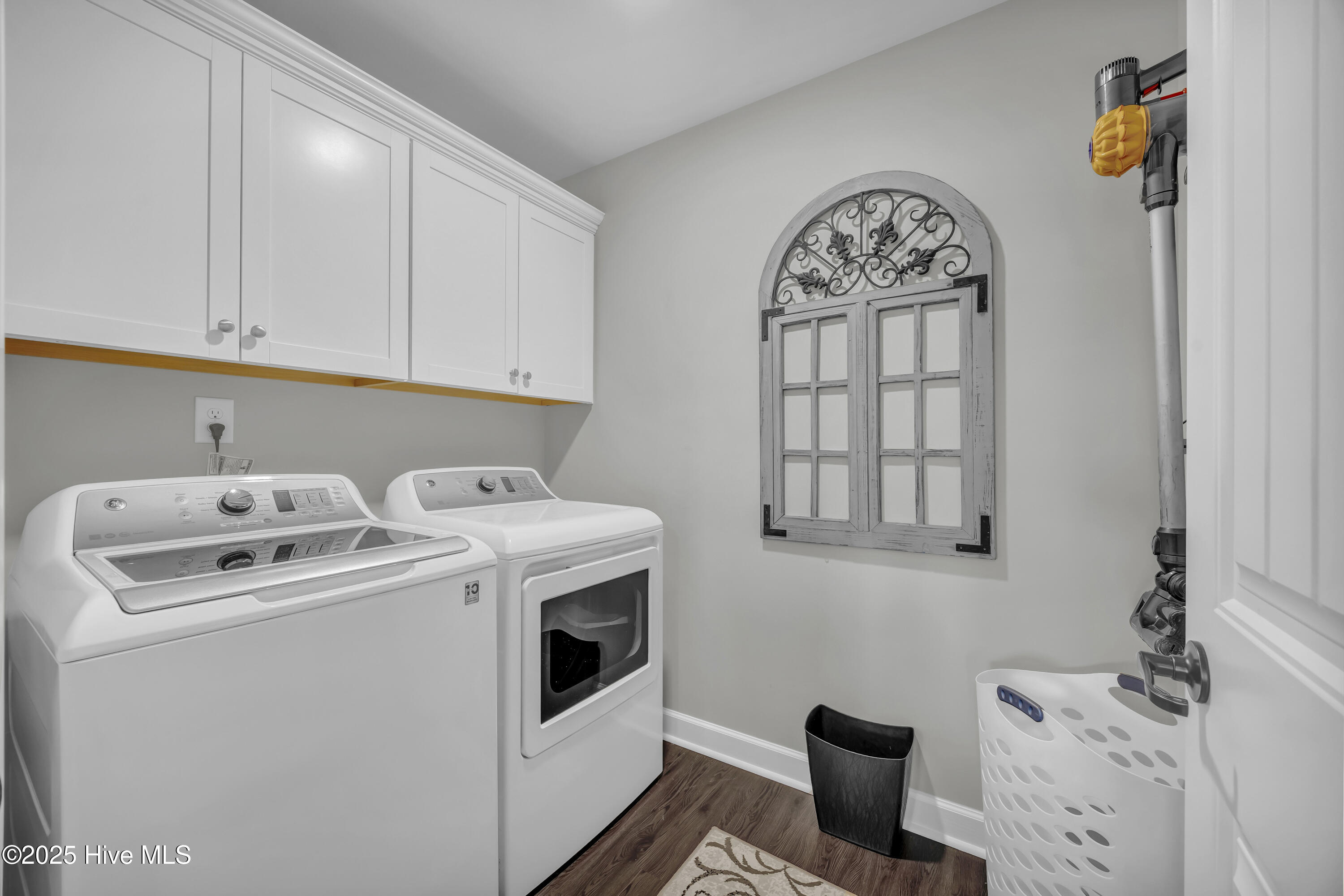 100519414 | Photo 44