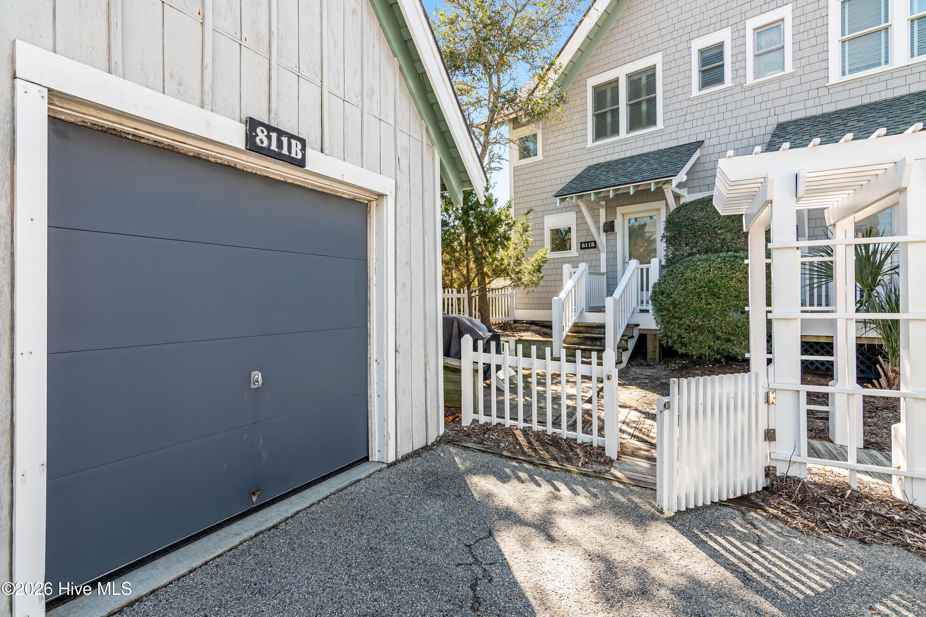 100553208 | Photo 49