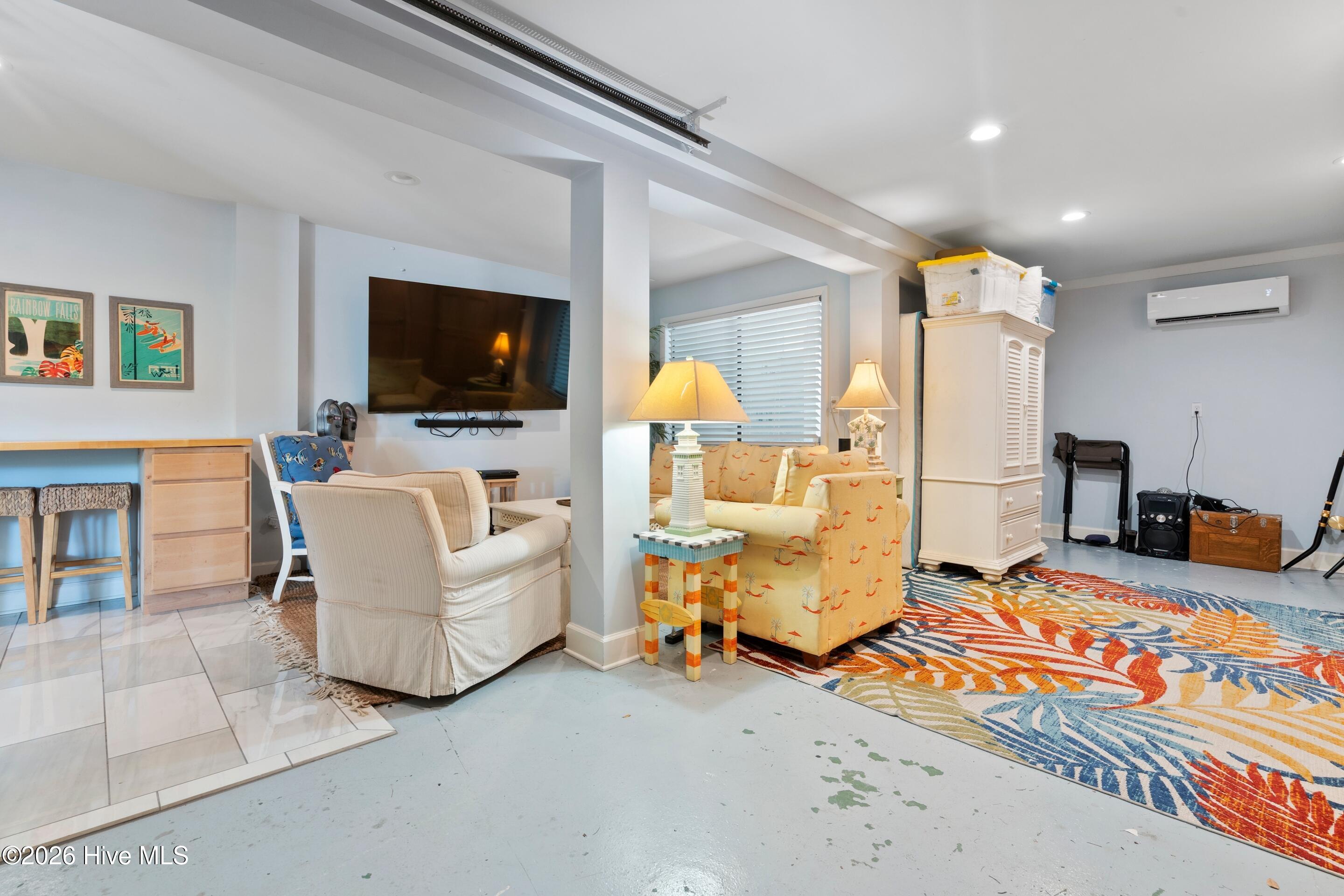 100548419 | Photo 41