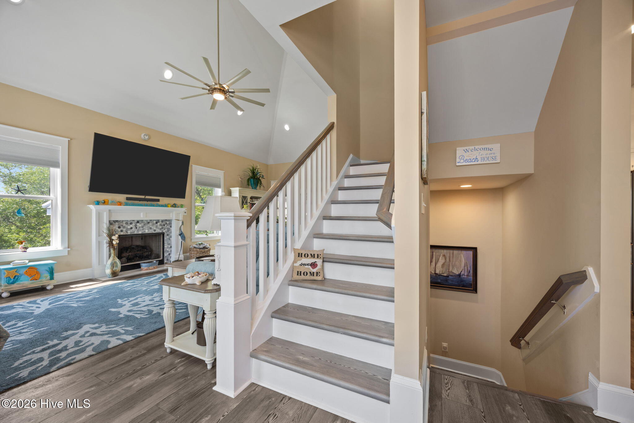 100567463 | Photo 15