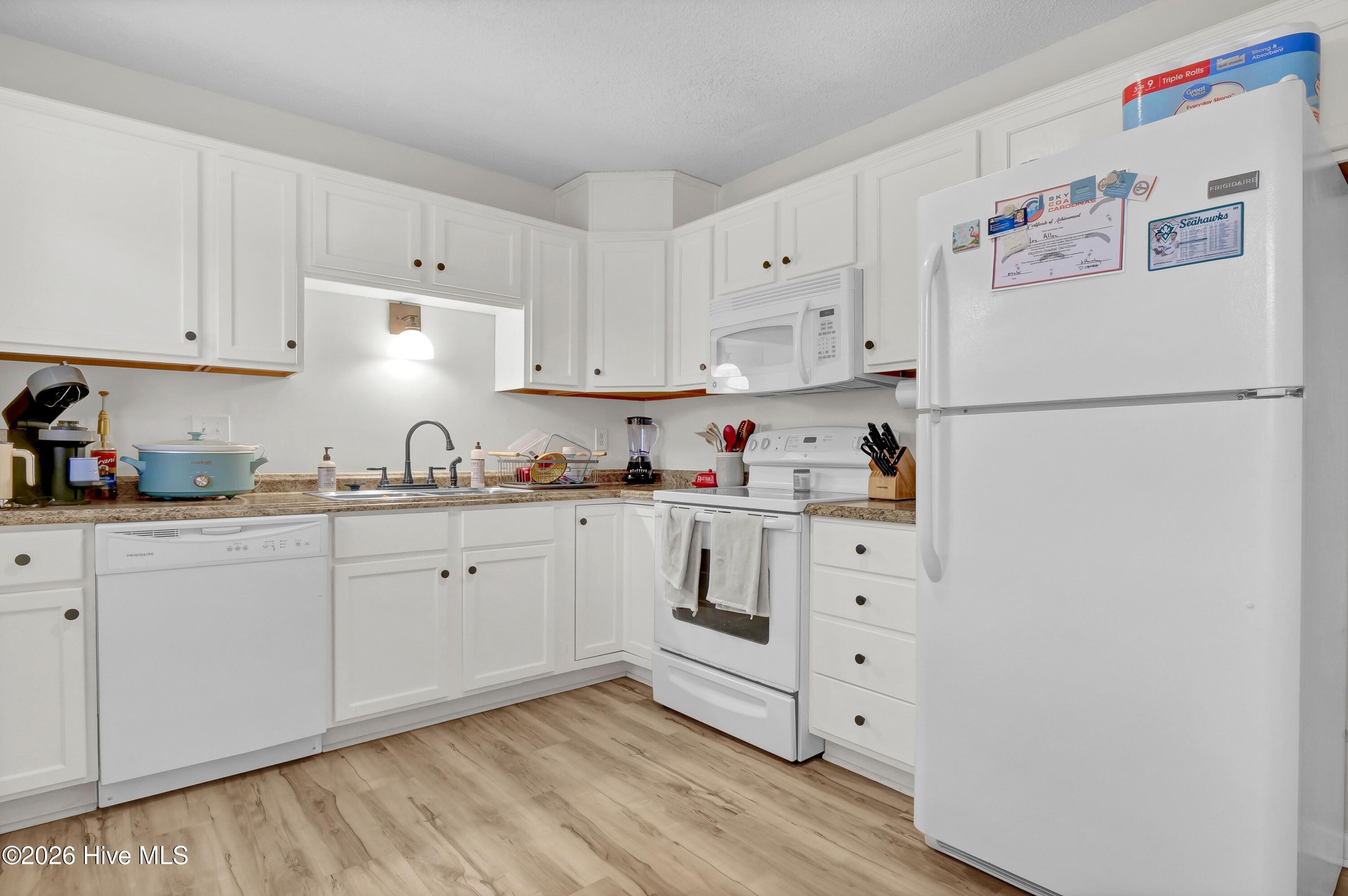 100559054 | Photo 12