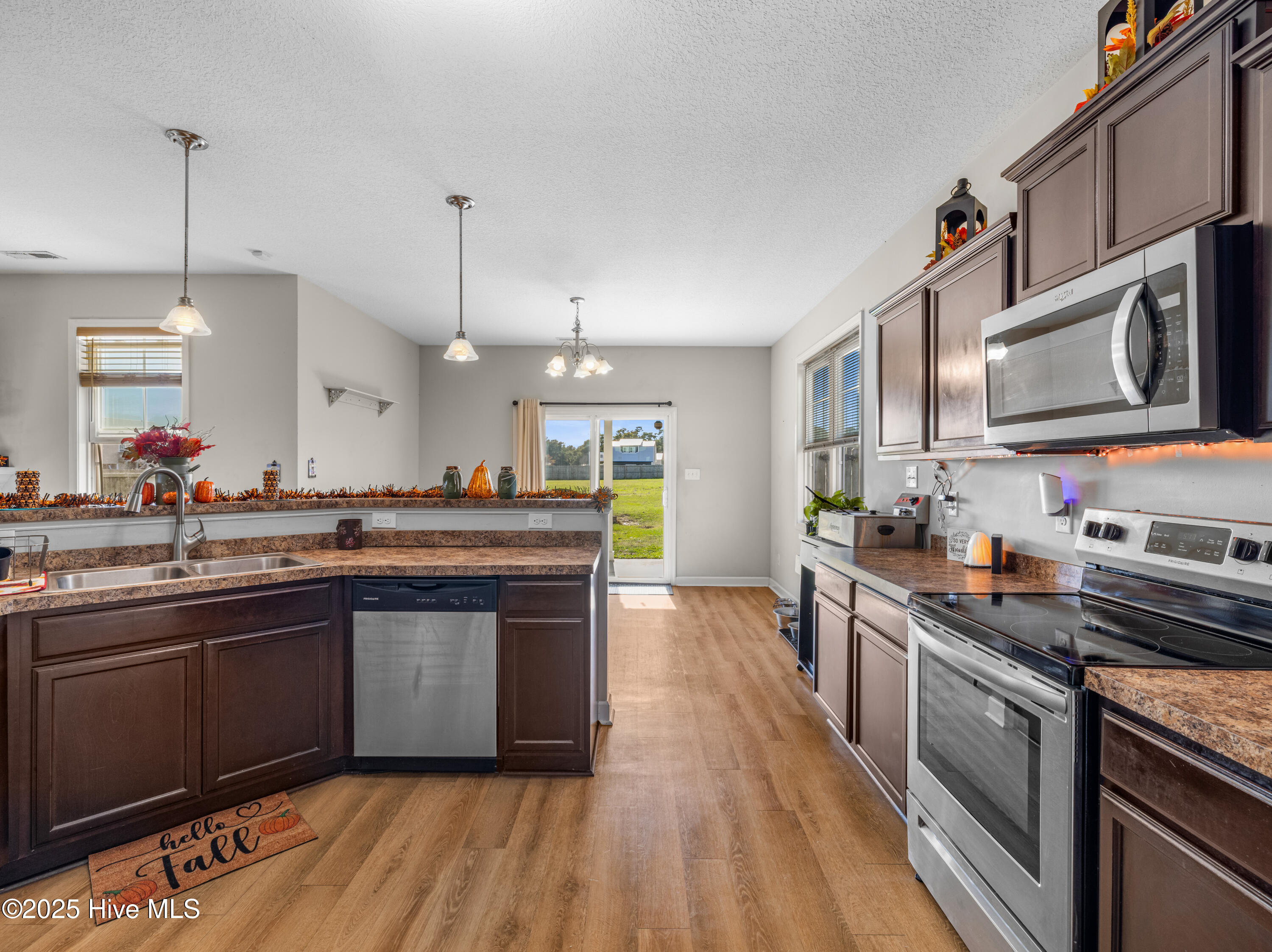 100538122 | Photo 20