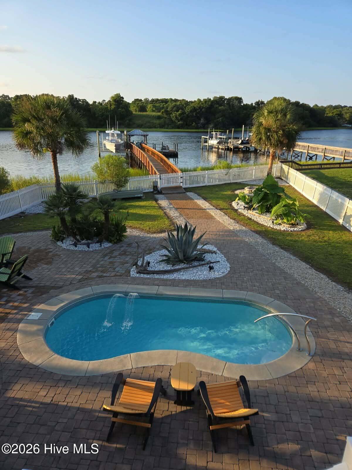 100553257 | Photo 21