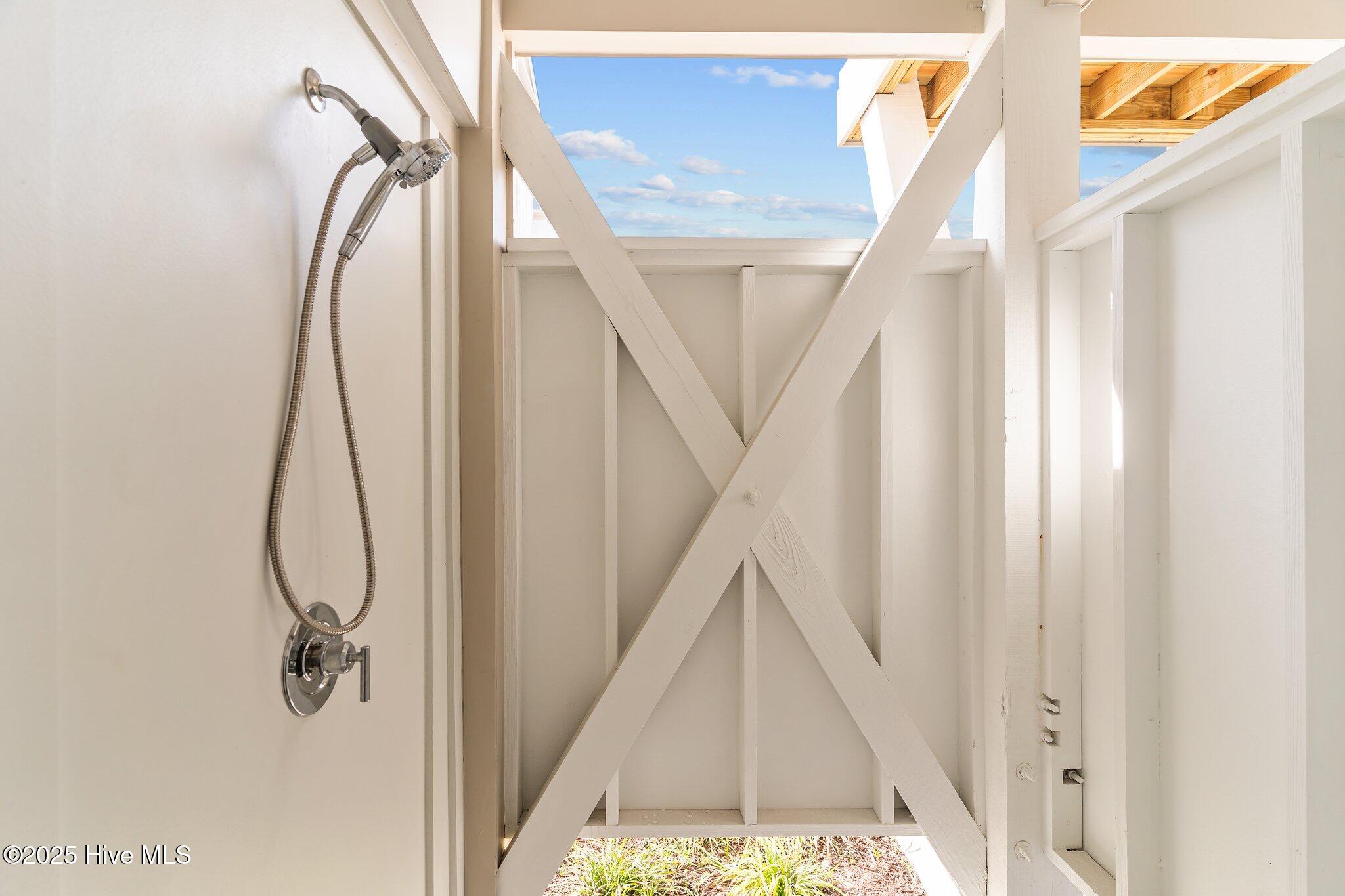 100489712 | Photo 41