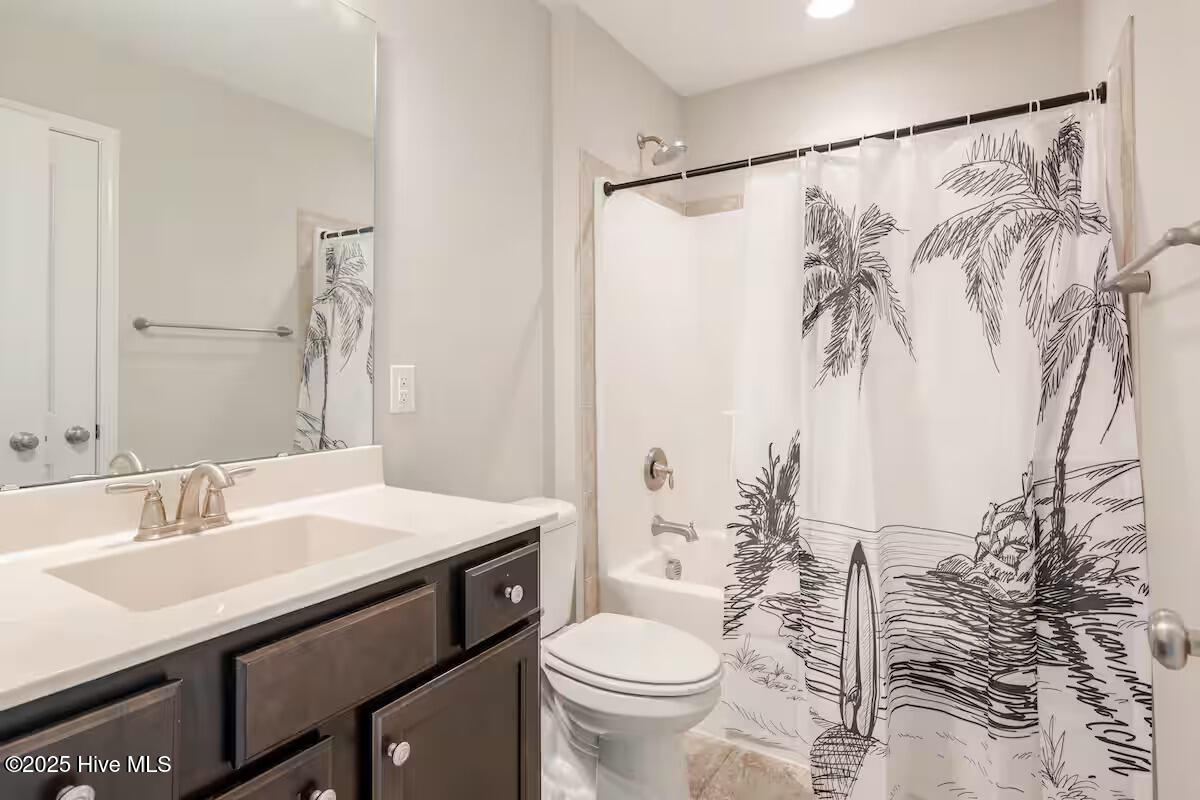 100532148 | Photo 15