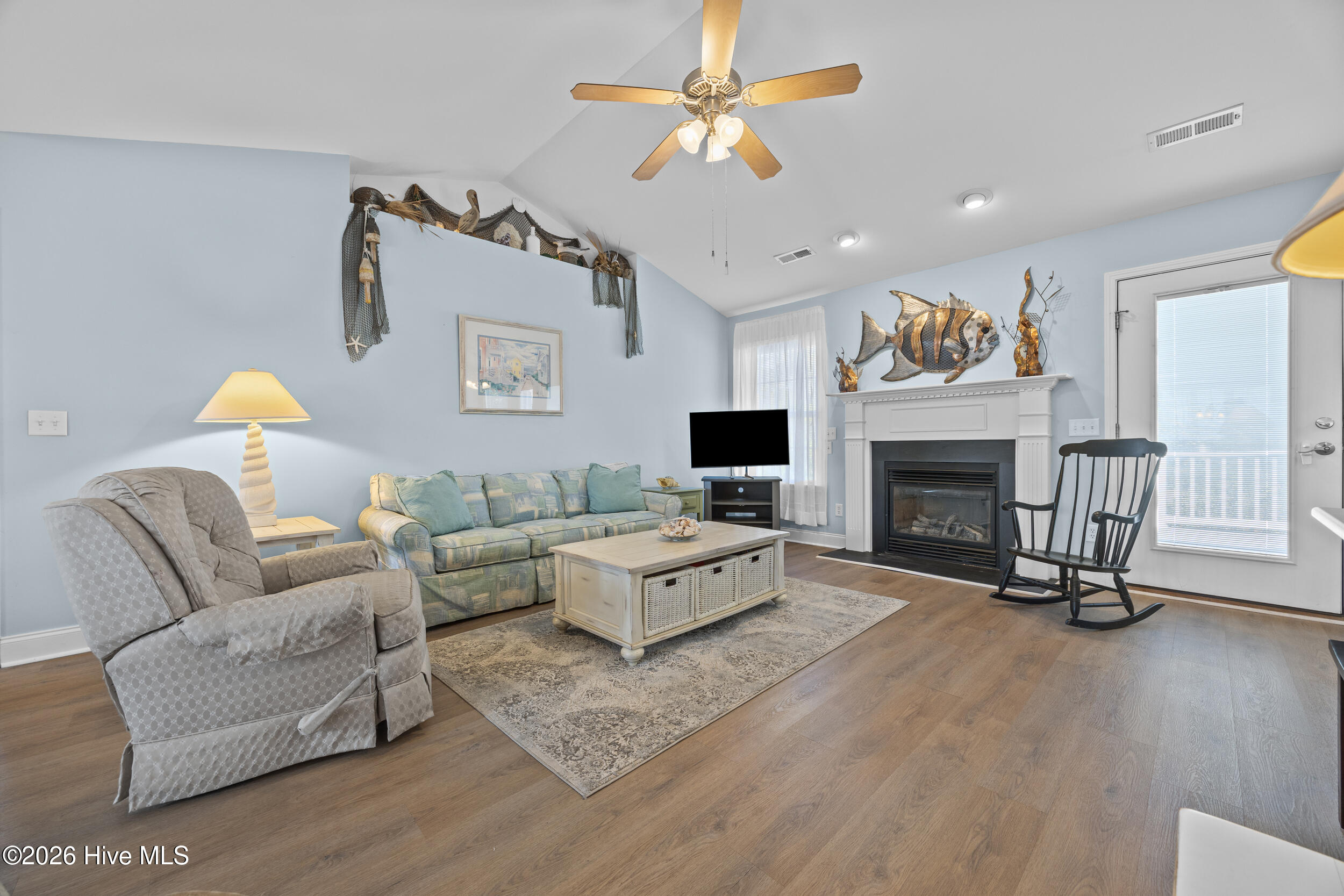 100555445 | Photo 13