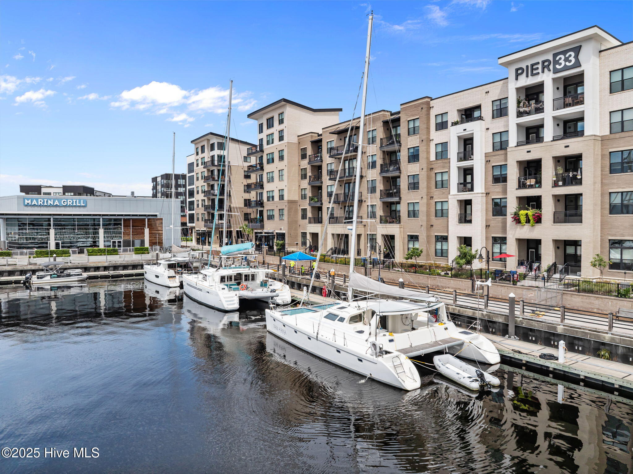 100528560 | Photo 14