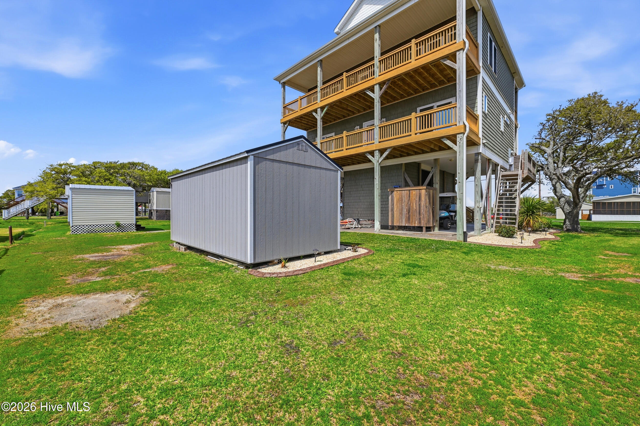 100566113 | Photo 39