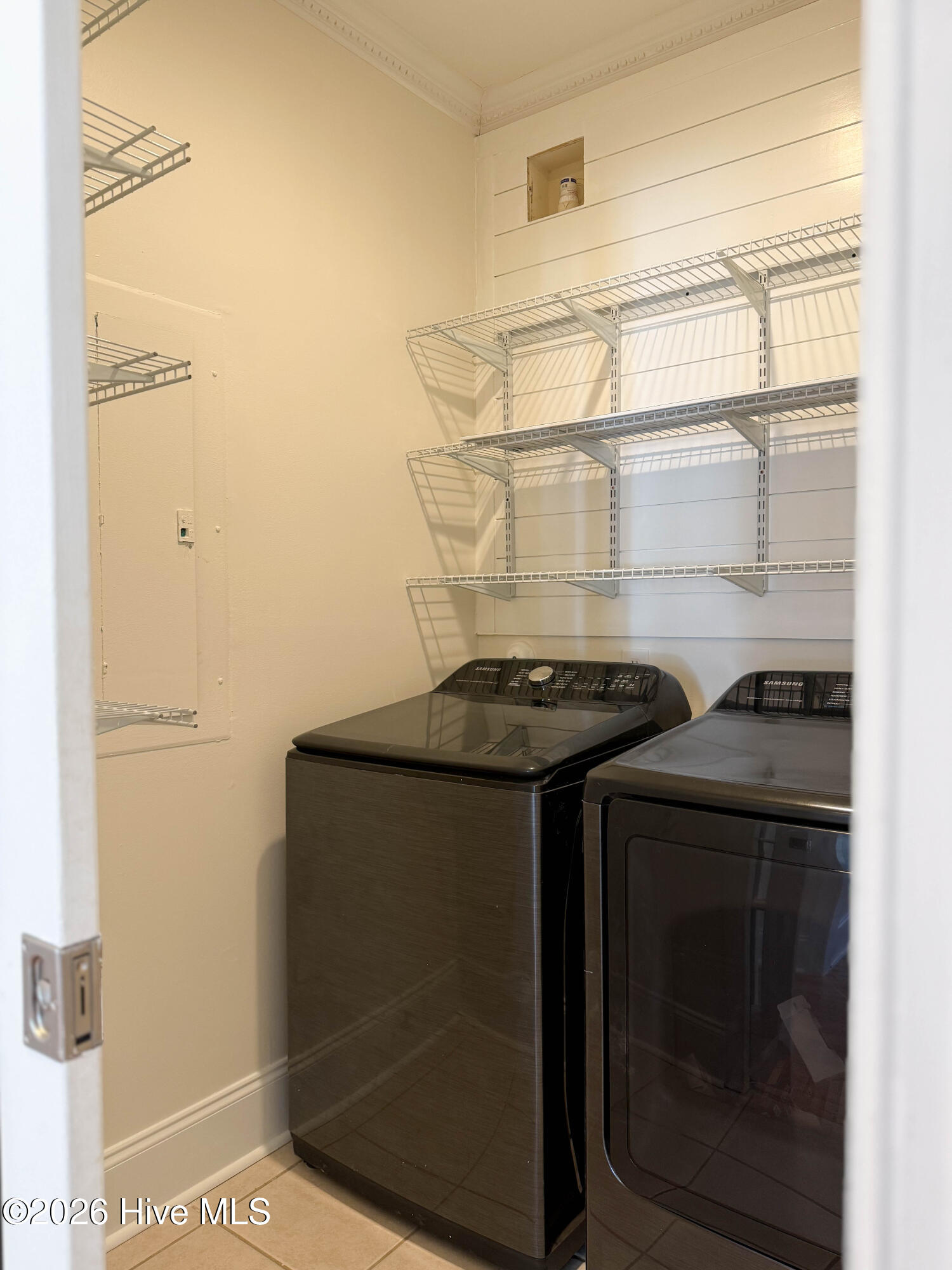 100550265 | Photo 46