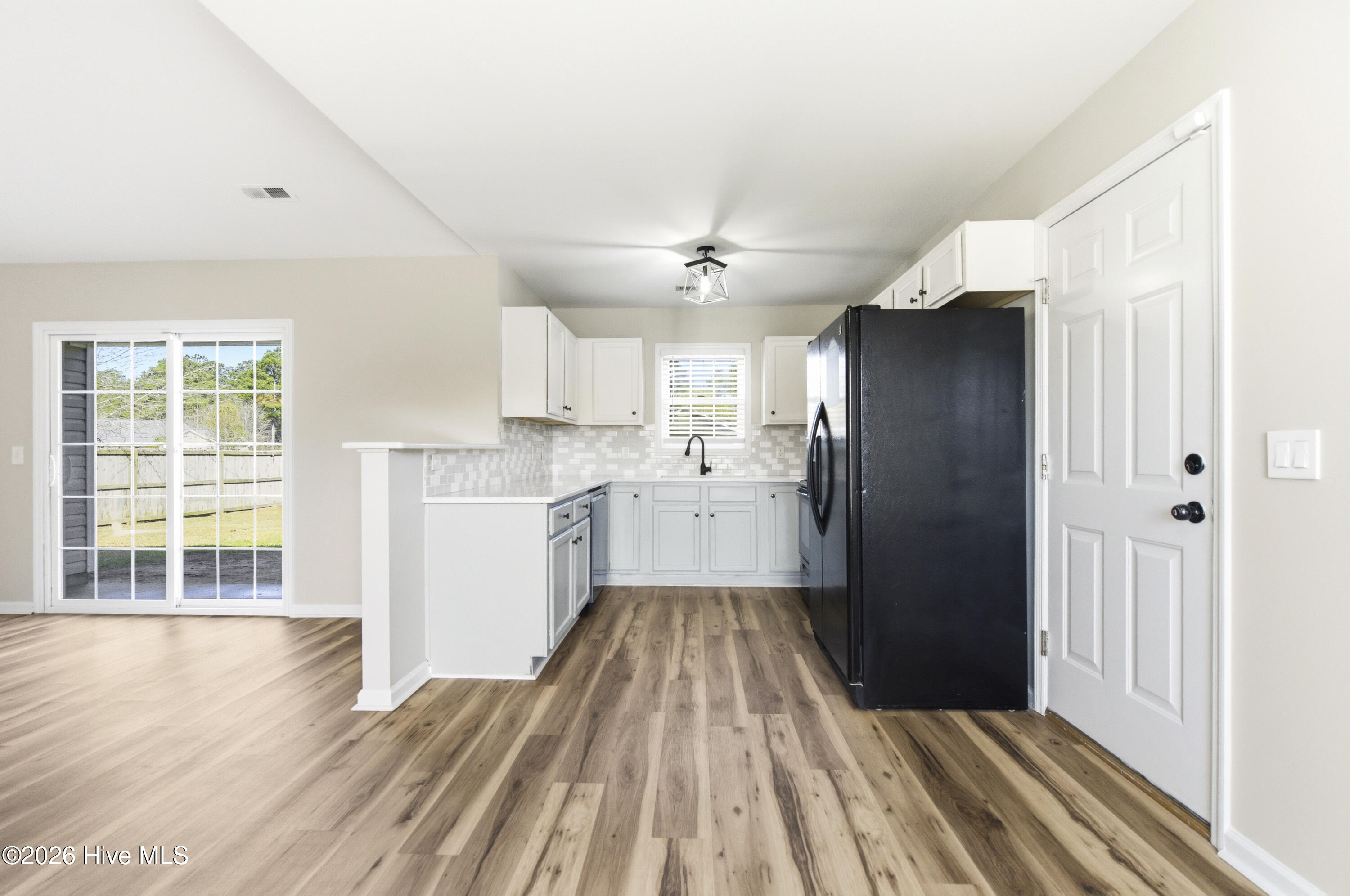 100564497 | Photo 10