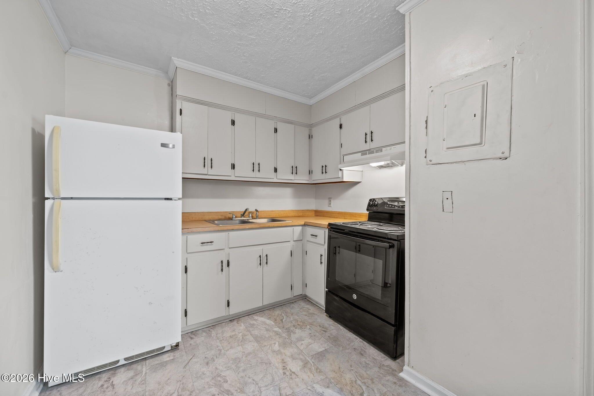 100562328 | Photo 27