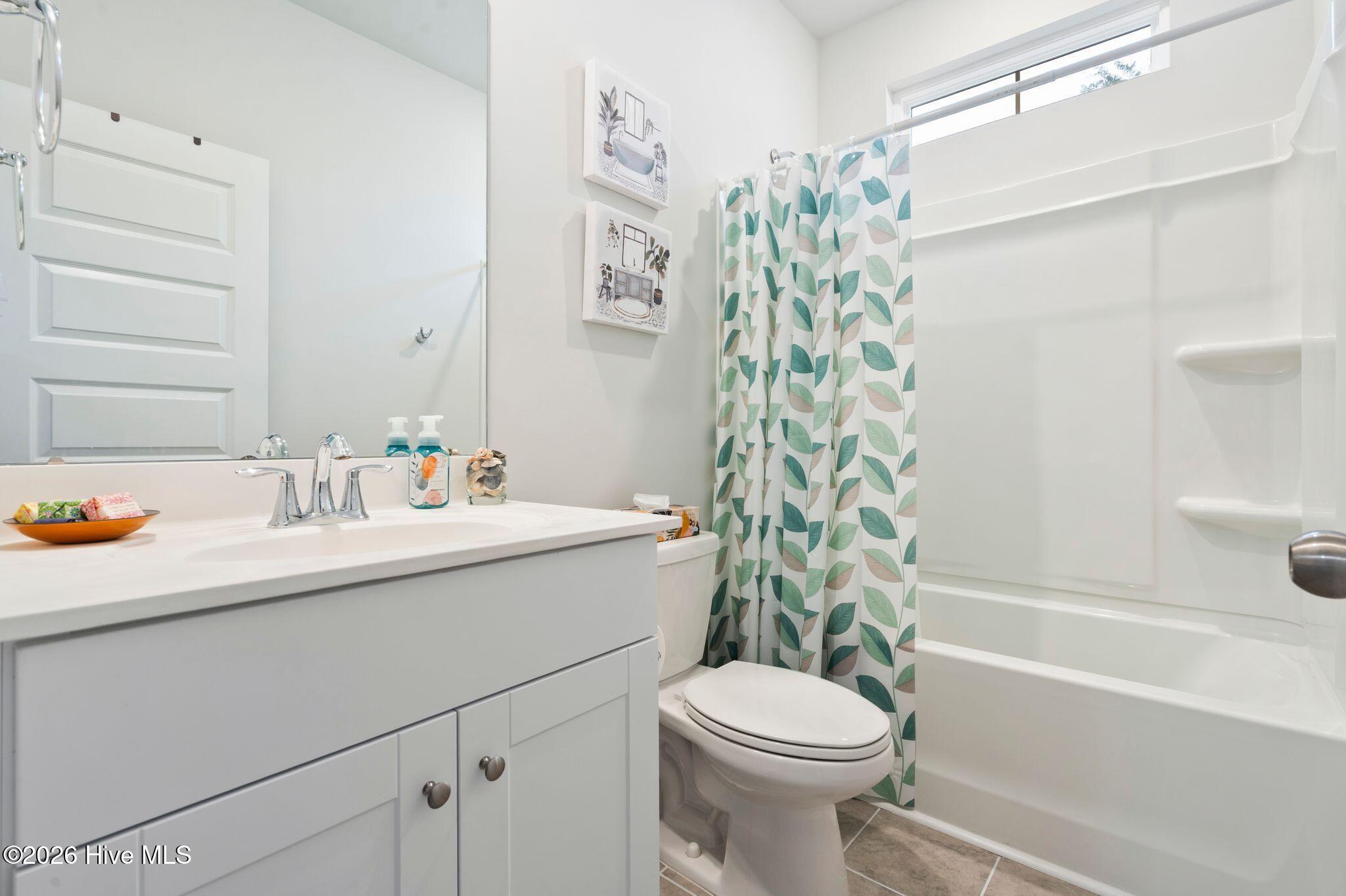 100550488 | Photo 25