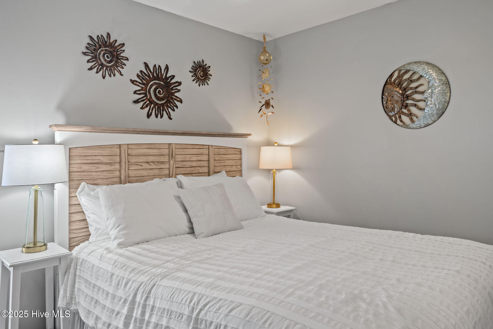 100537273 | Photo 25