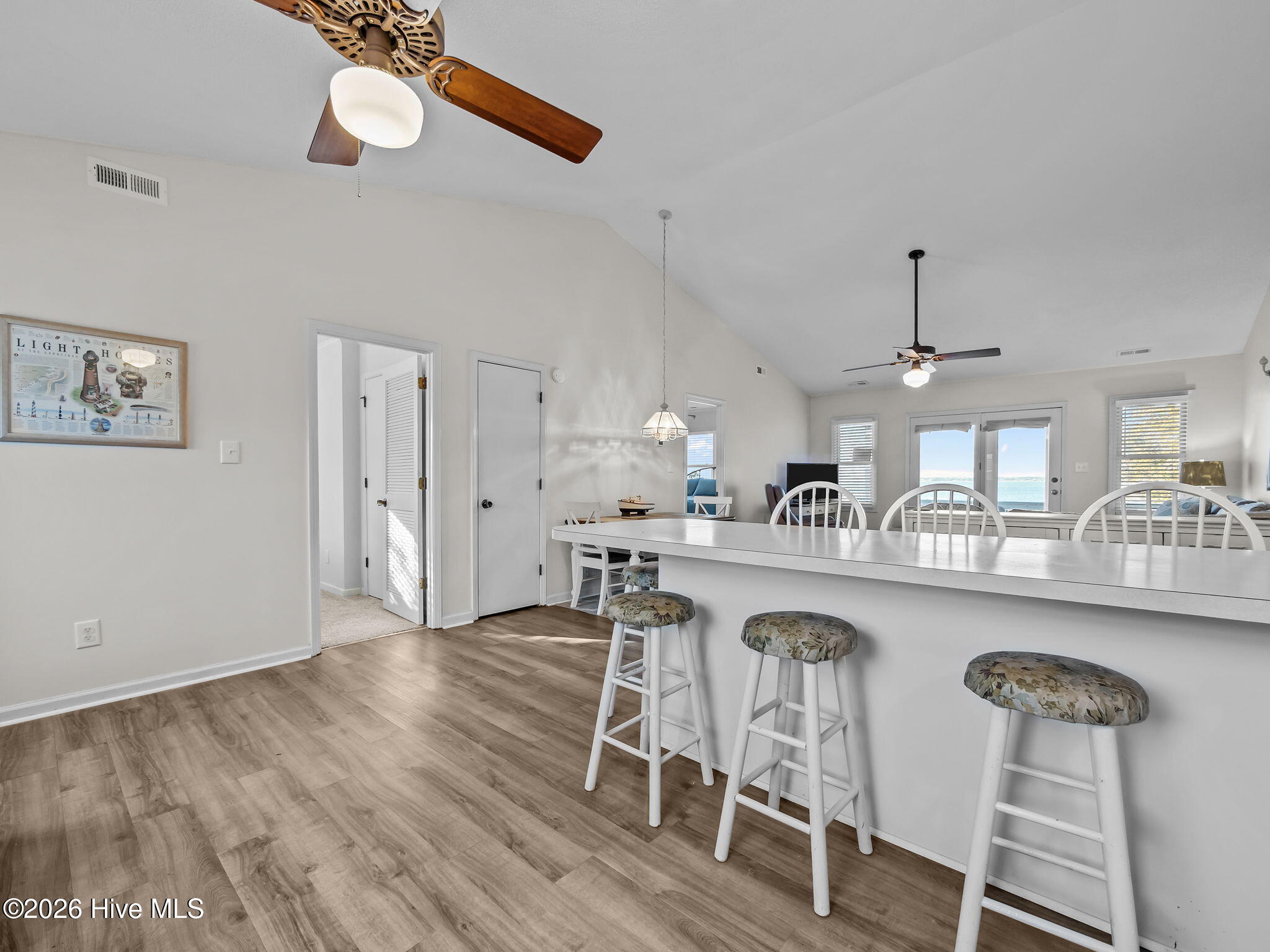 100551194 | Photo 27