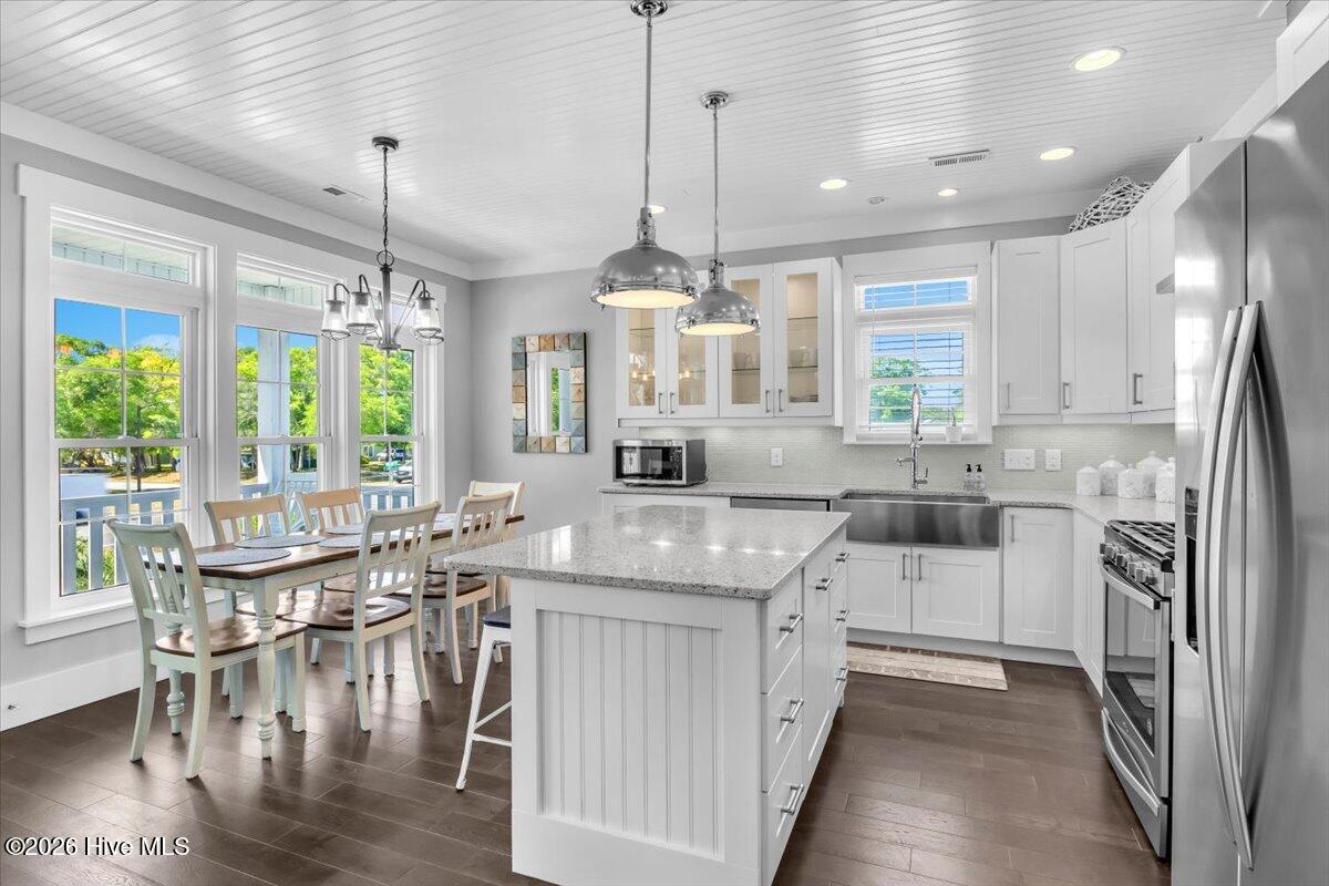 100569217 | Photo 11