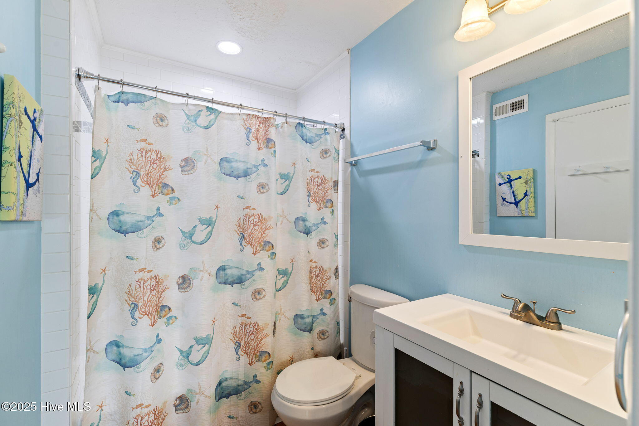 100546848 | Photo 23