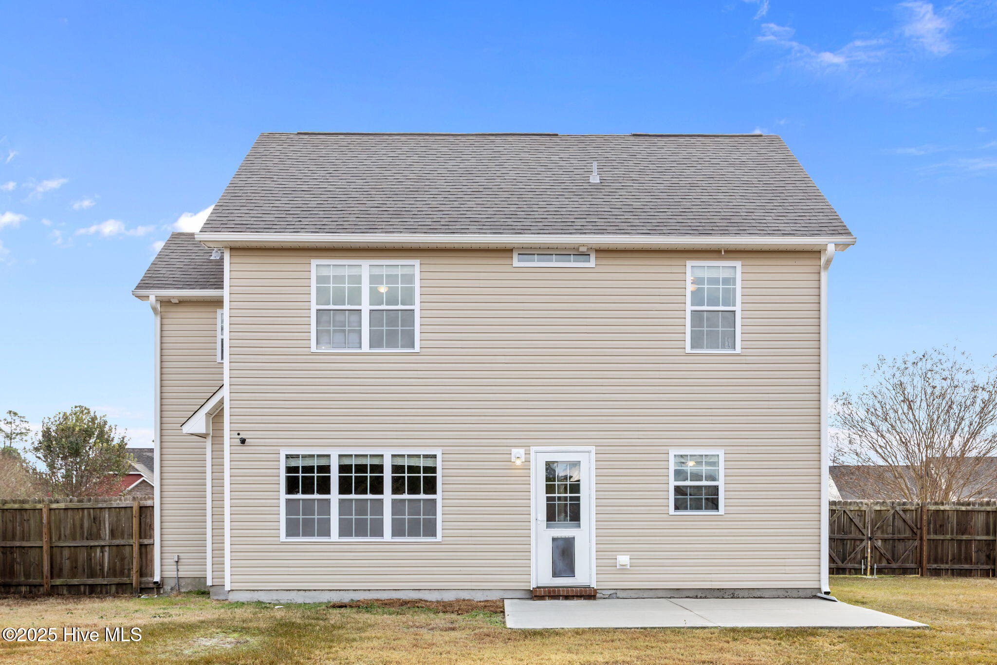 100542971 | Photo 47