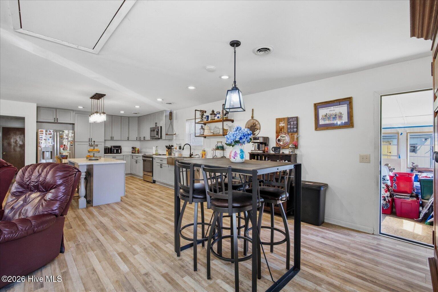 100562707 | Photo 16