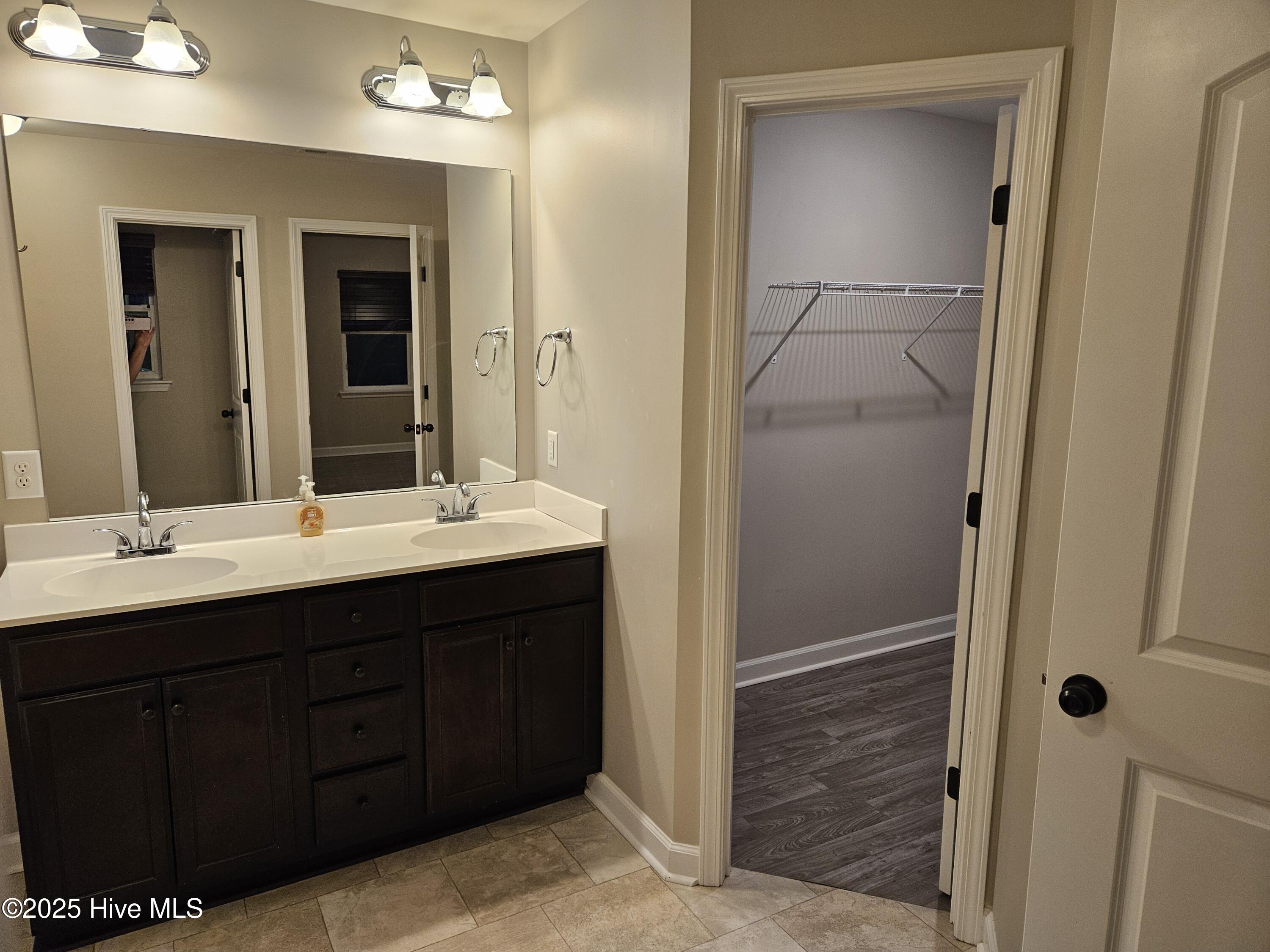 100539079 | Photo 18