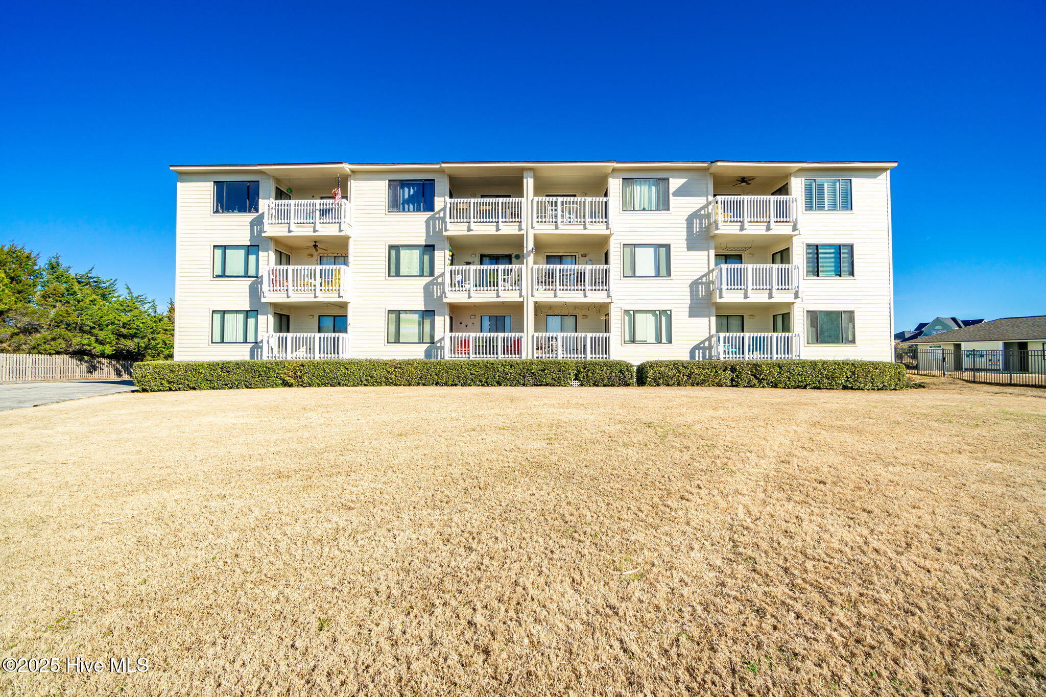 100490191 | Photo 28