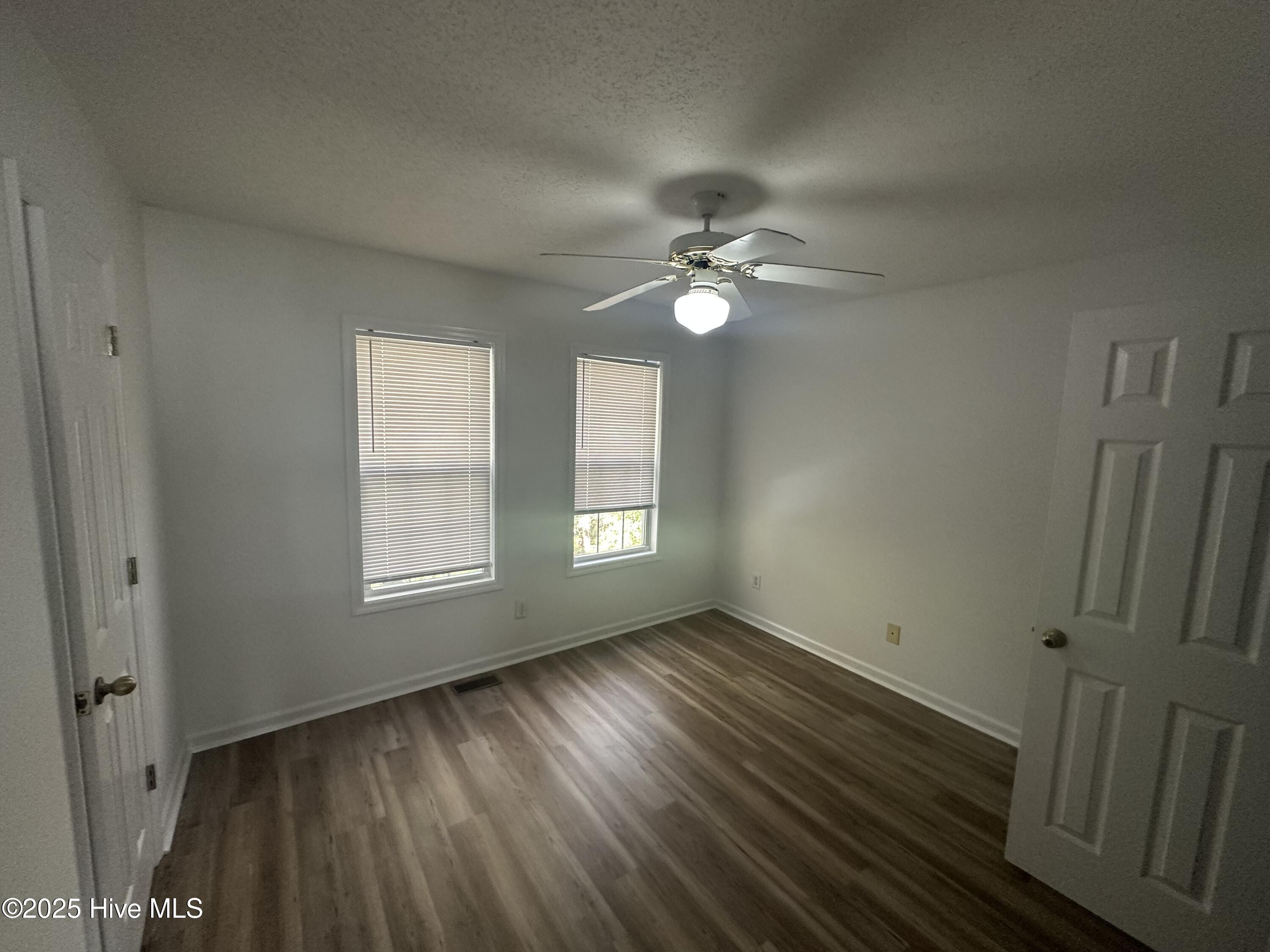 100543675 | Photo 12