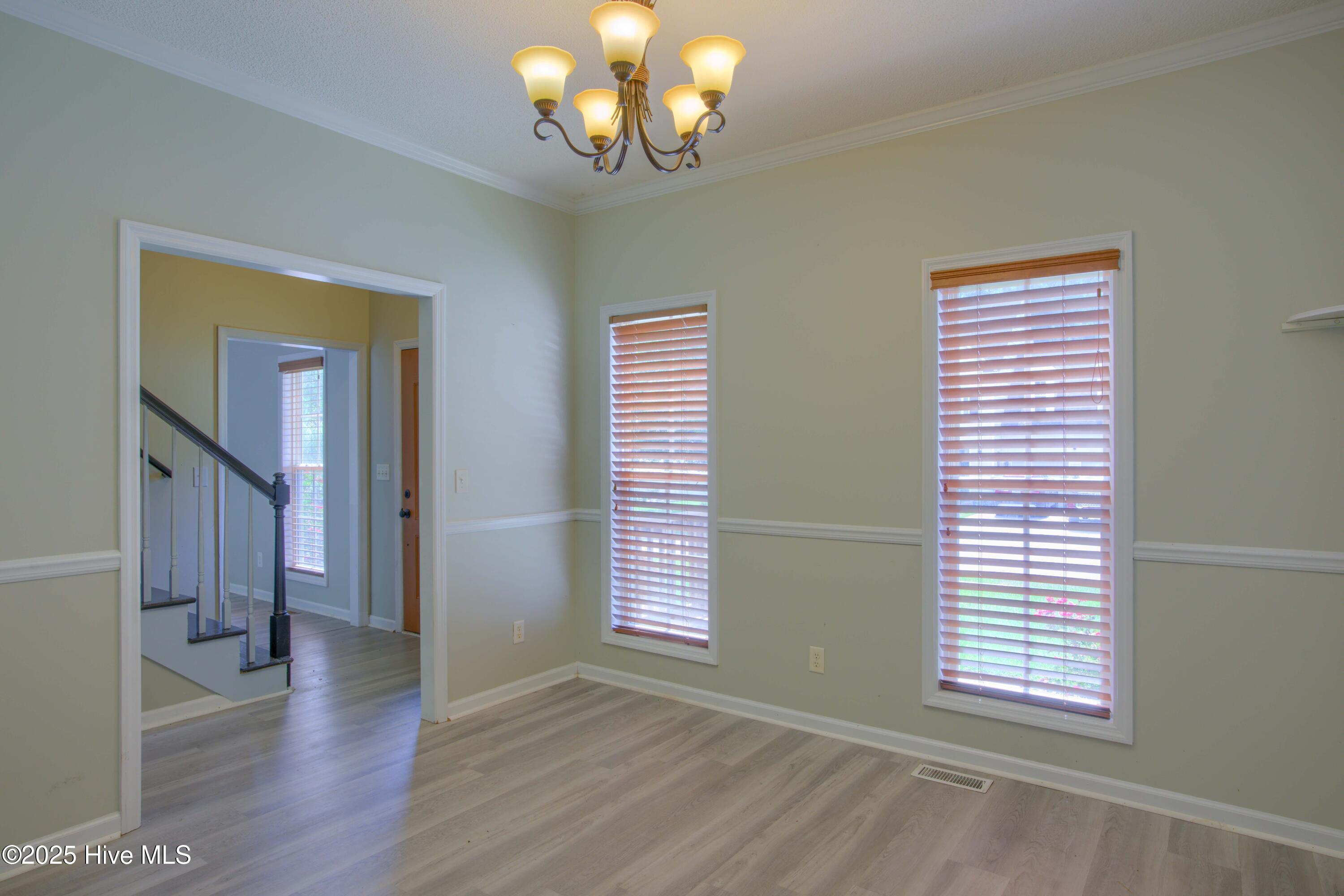 100543854 | Photo 10