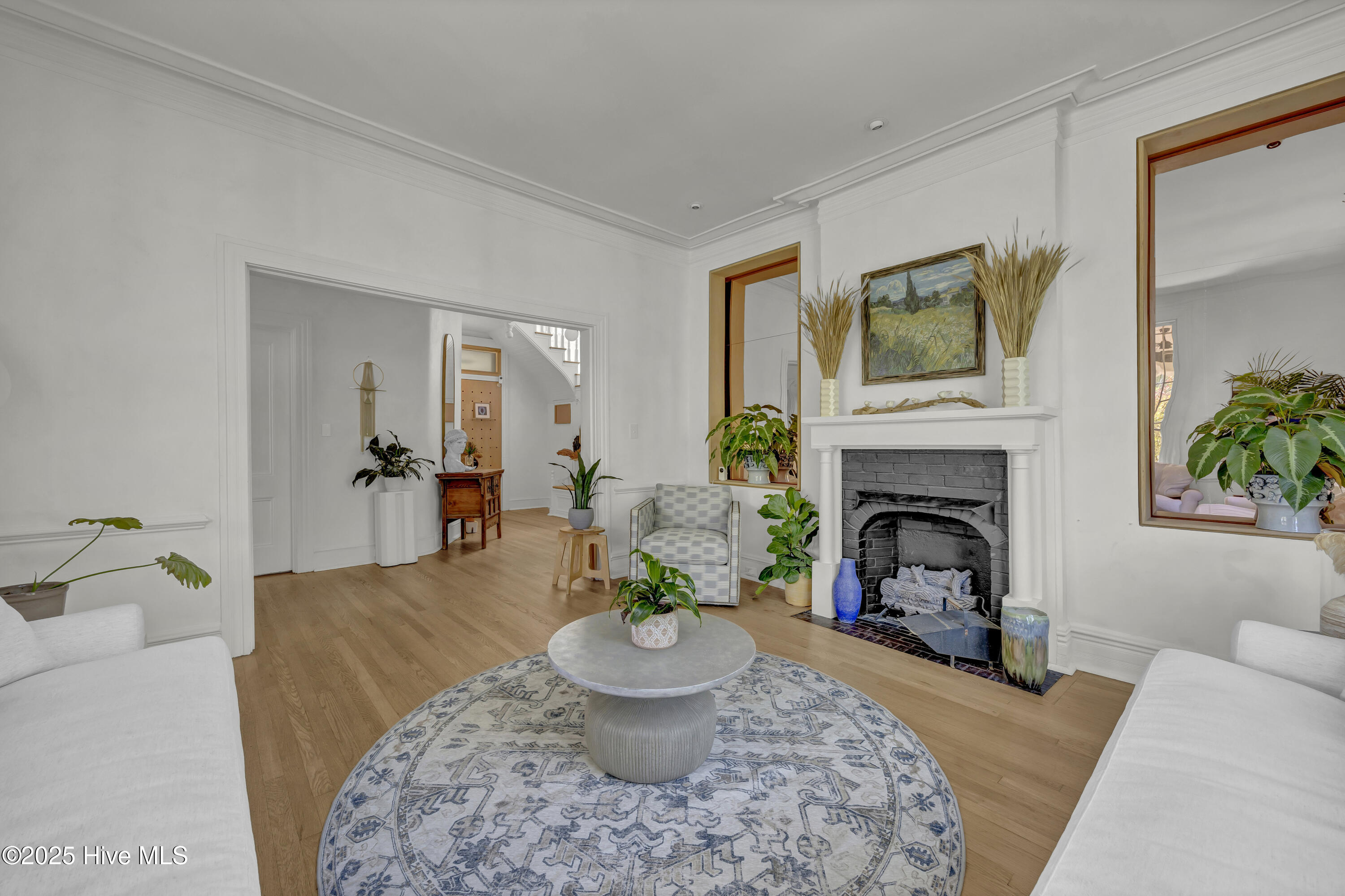 100531390 | Photo 22