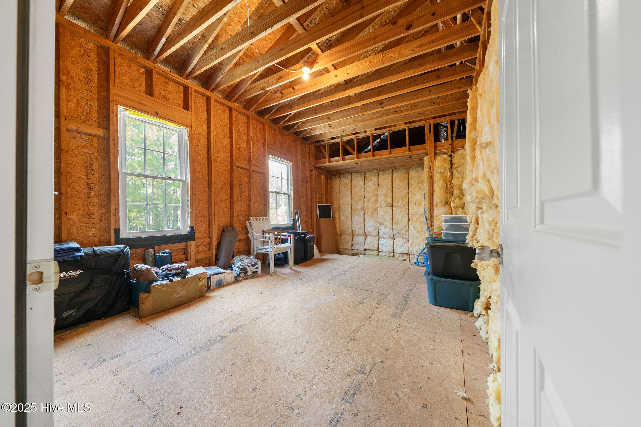 100532416 | Photo 56