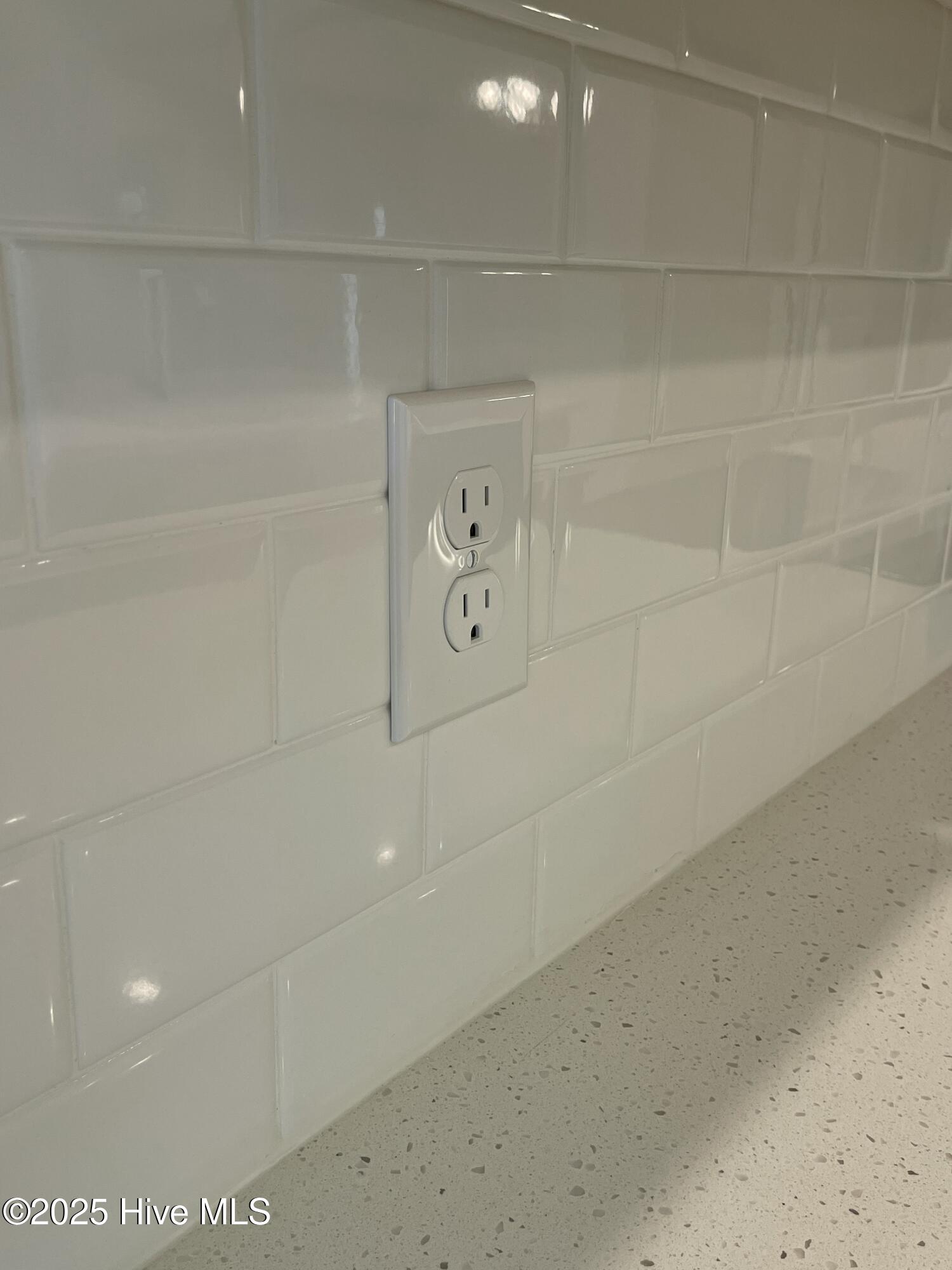 100546686 | Photo 29