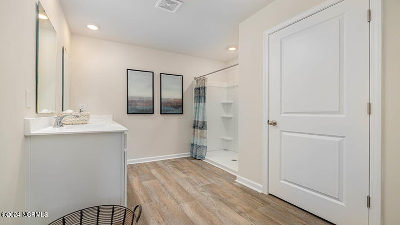 100496882 | Photo 22