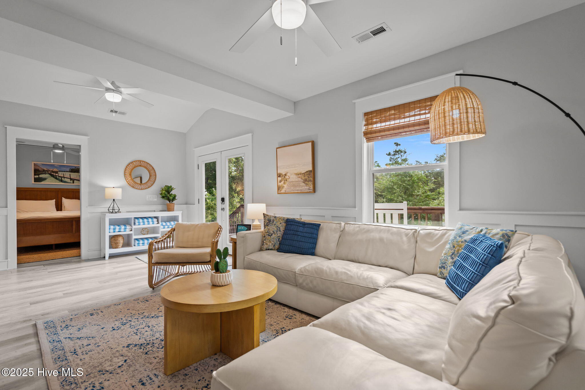 100523824 | Photo 16