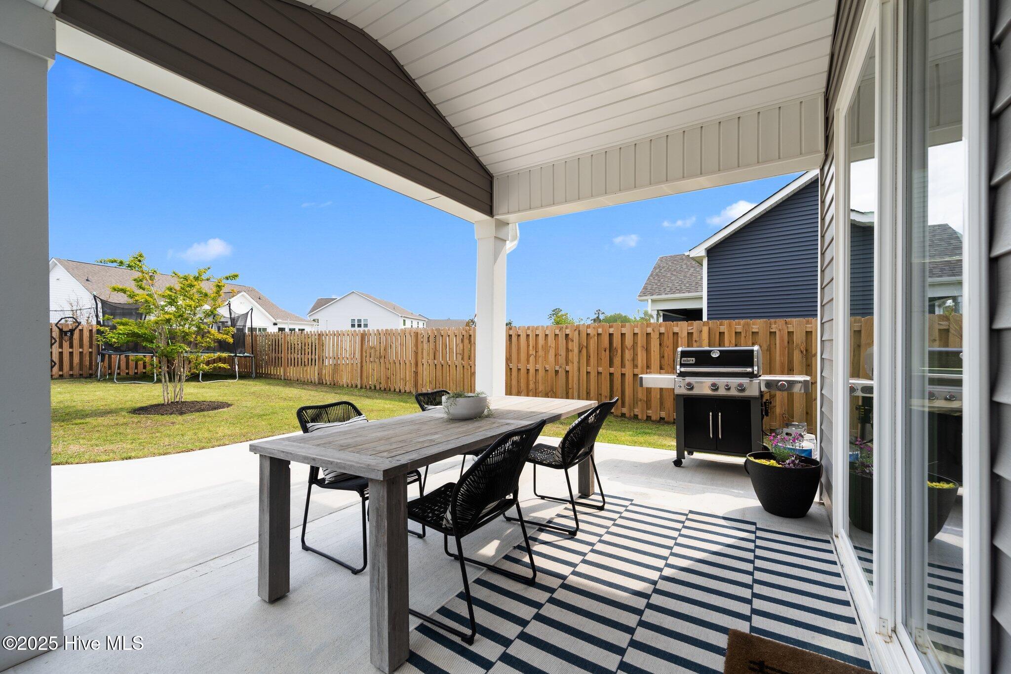 100545620 | Photo 12