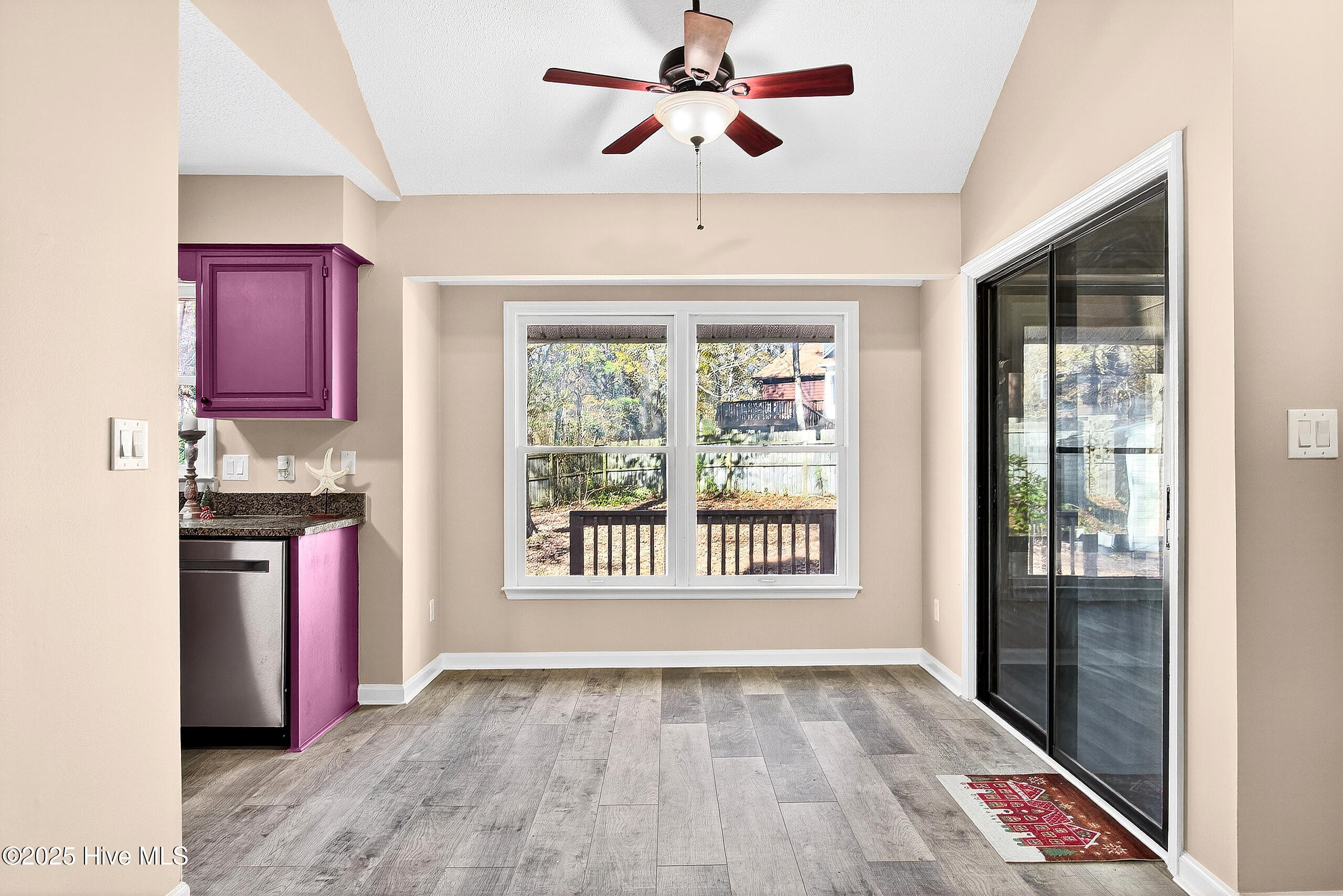 100546283 | Photo 10